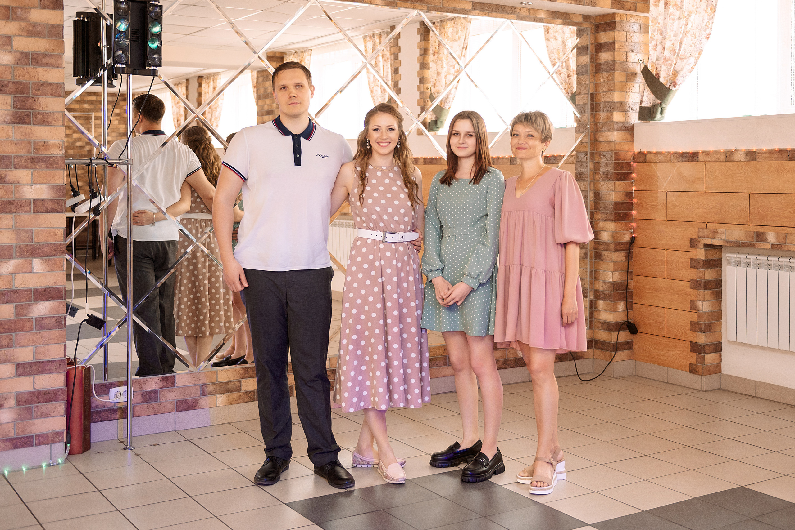 ВЫПУСКНОЙ 9кл. шк.106. Семейный, свадебный, школьный фотограф в Железногорске Целуев Андрей