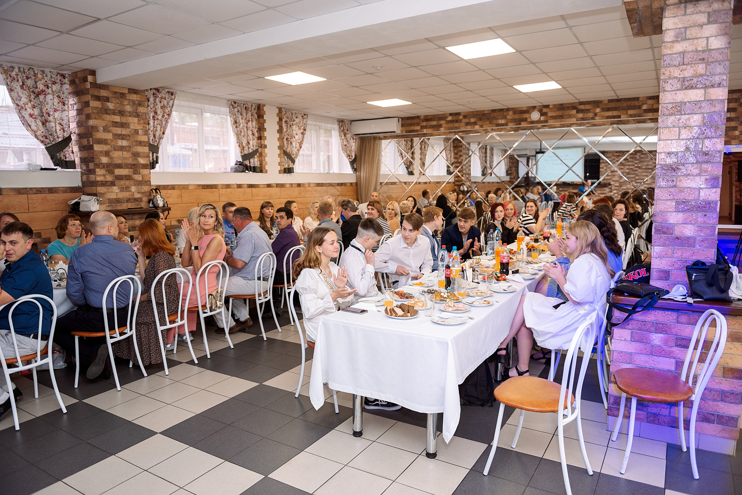 ВЫПУСКНОЙ 9кл. гимназия 91. Семейный, свадебный, школьный фотограф в Железногорске Целуев Андрей