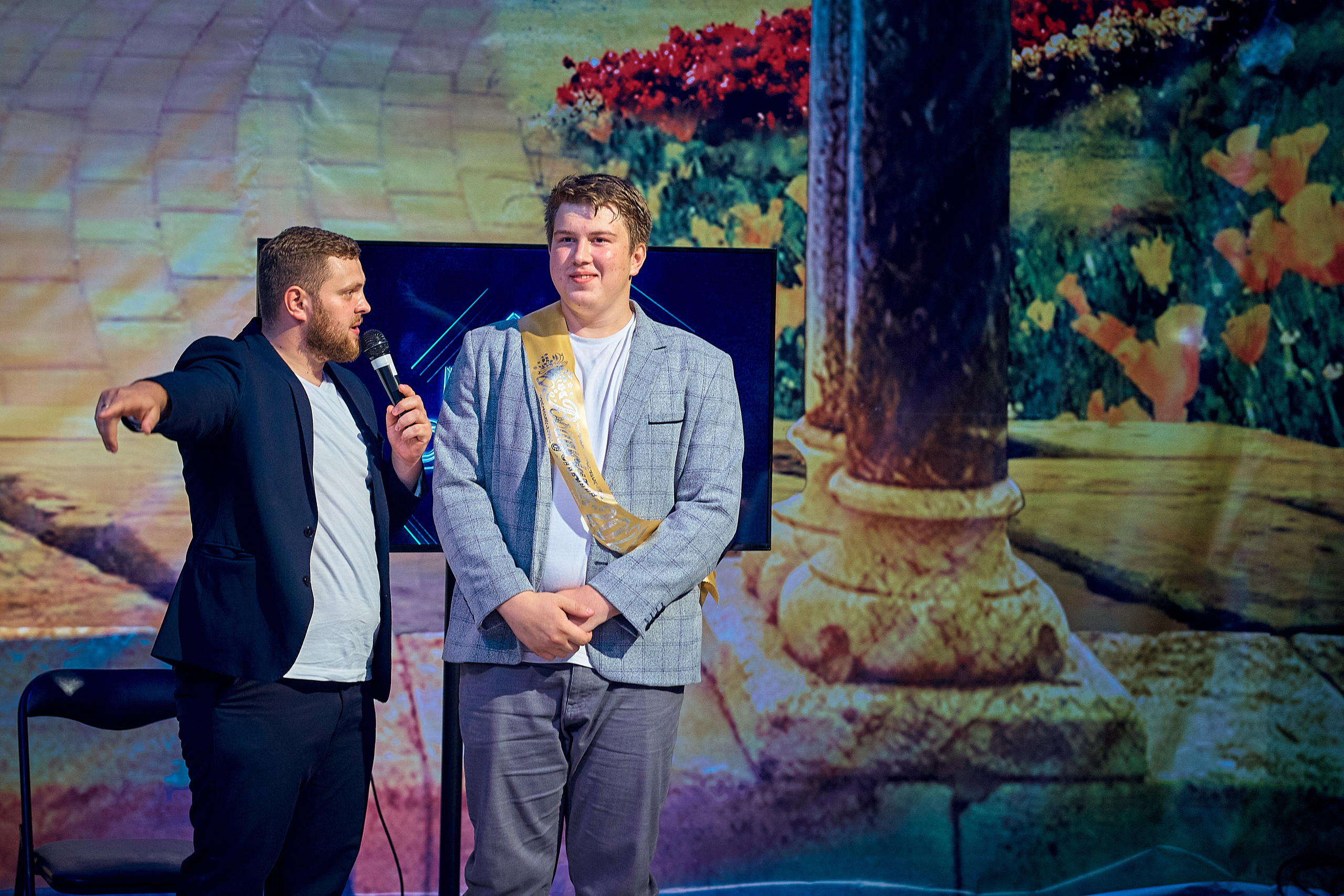 Выпускной 11 кл школа 100 2021 г. Семейный, свадебный, школьный фотограф в Железногорске Целуев Андрей