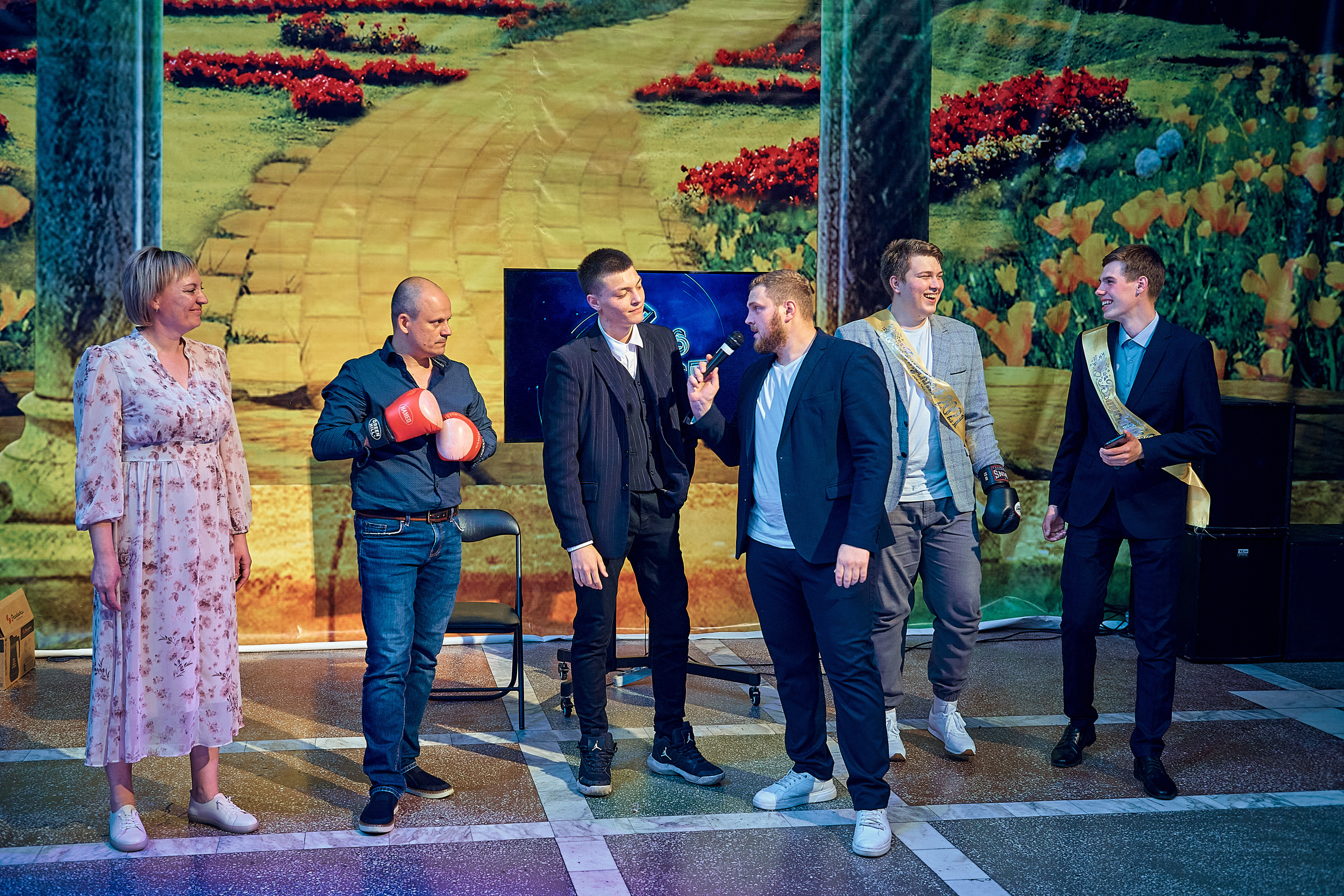 Выпускной 11 кл школа 100 2021 г. Семейный, свадебный, школьный фотограф в Железногорске Целуев Андрей