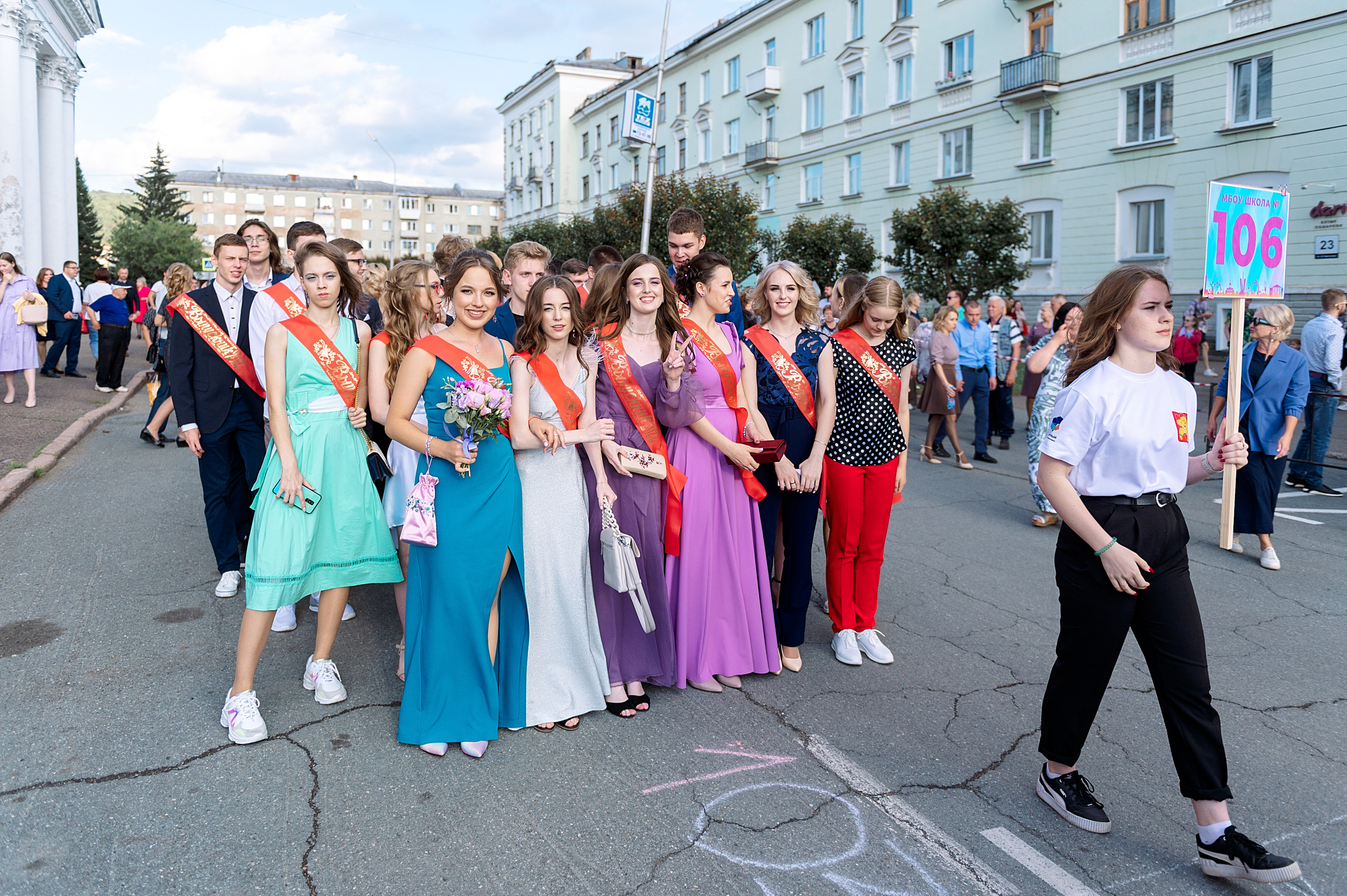 ВЫПУСКНОЙ 11А шк106. Семейный, свадебный, школьный фотограф в Железногорске Целуев Андрей