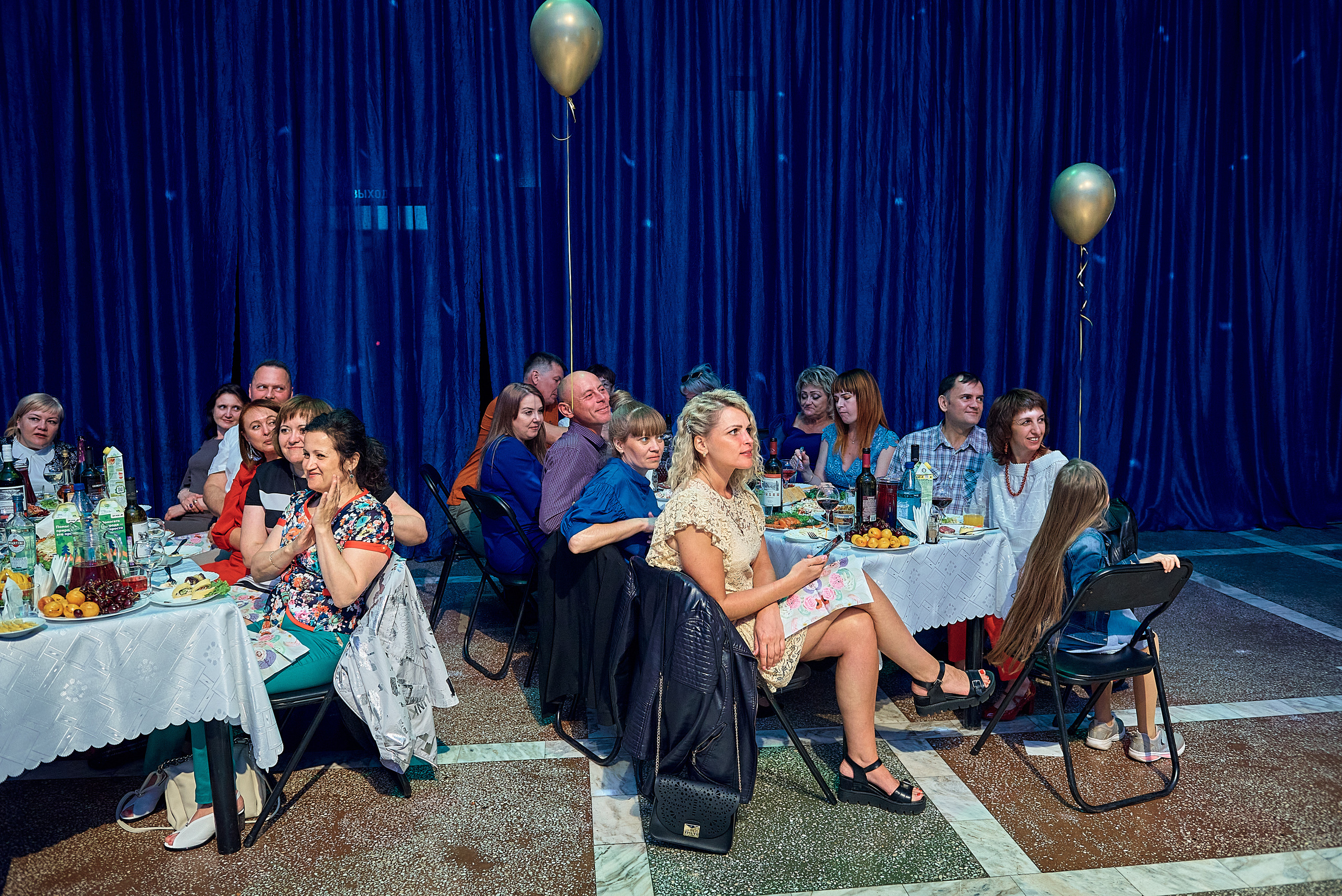 Выпускной 11 кл школа 100 2021 г. Семейный, свадебный, школьный фотограф в Железногорске Целуев Андрей