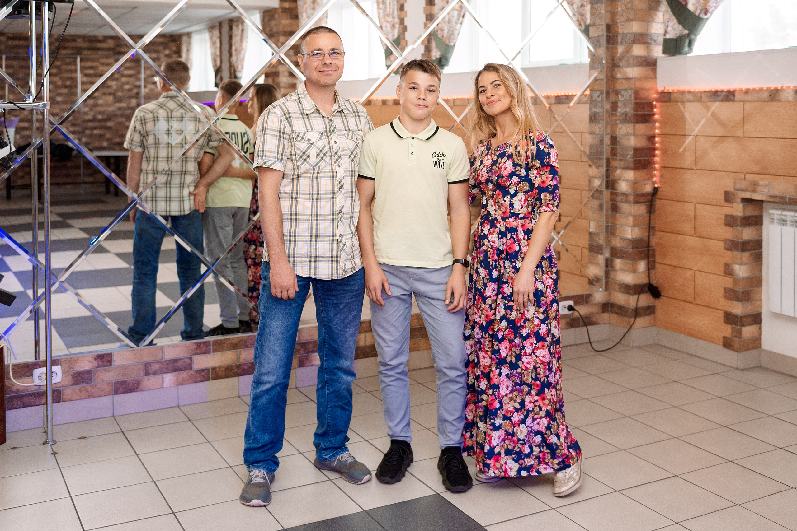 ВЫПУСКНОЙ 9кл. шк.106. Семейный, свадебный, школьный фотограф в Железногорске Целуев Андрей