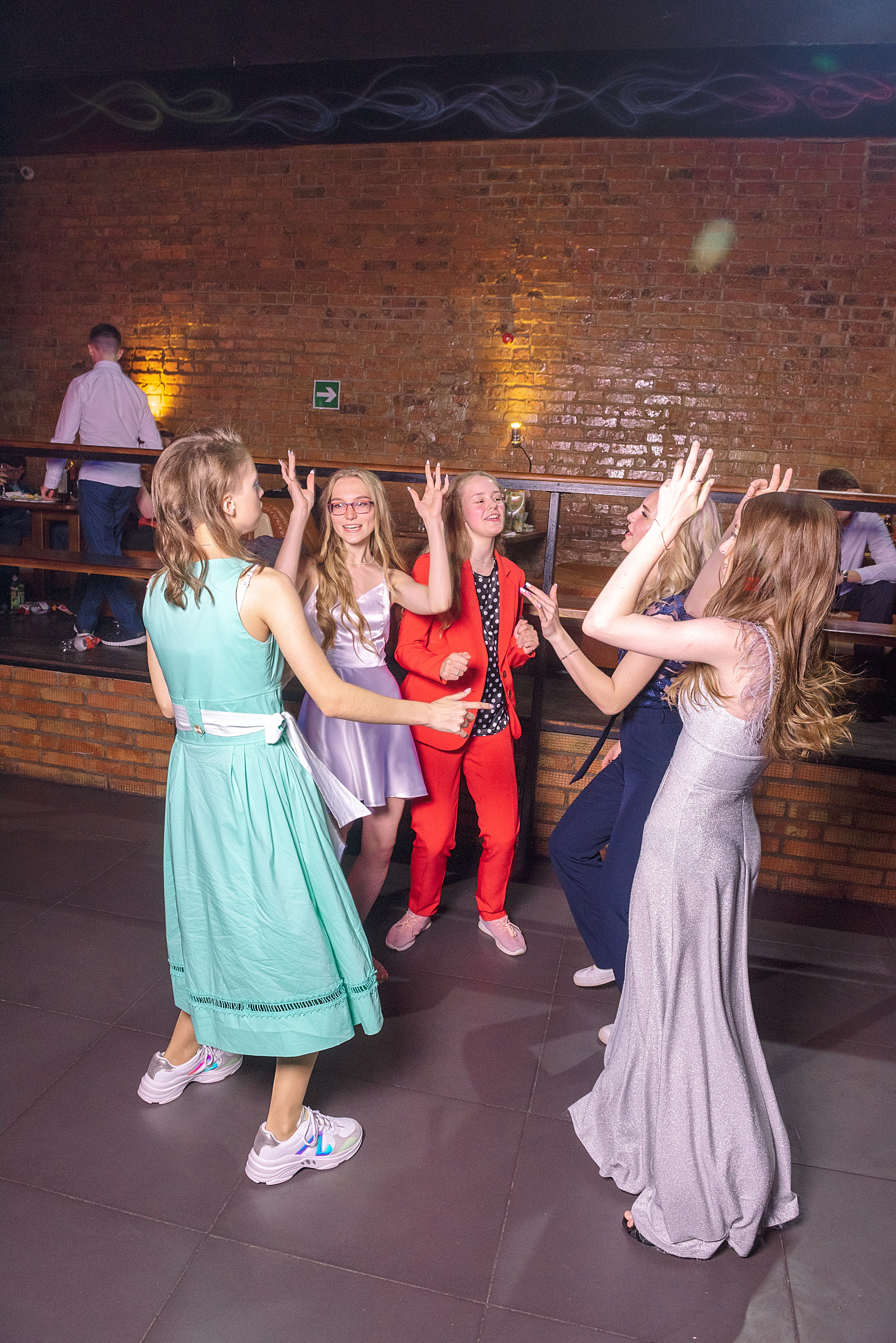 ВЫПУСКНОЙ 11А шк106. Семейный, свадебный, школьный фотограф в Железногорске Целуев Андрей