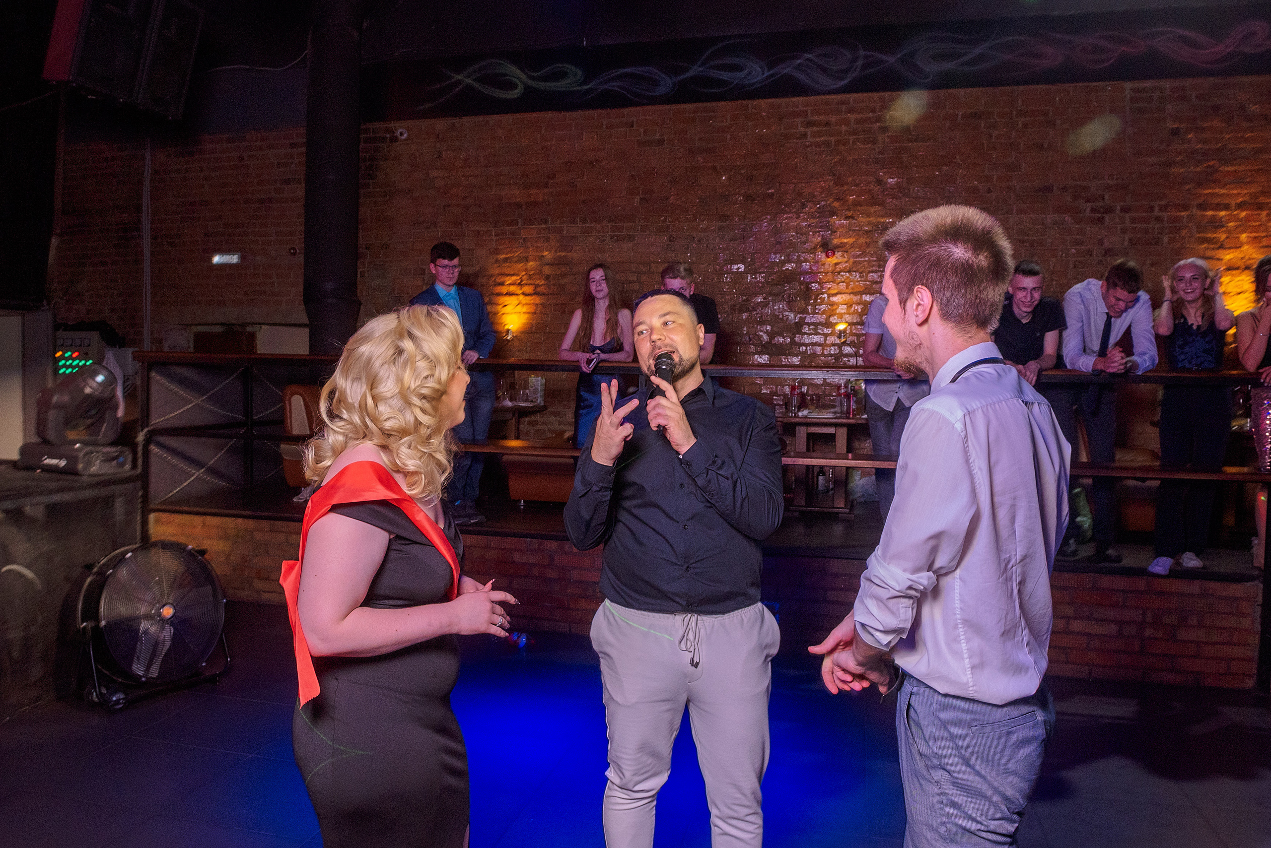 ВЫПУСКНОЙ 11А шк106. Семейный, свадебный, школьный фотограф в Железногорске Целуев Андрей