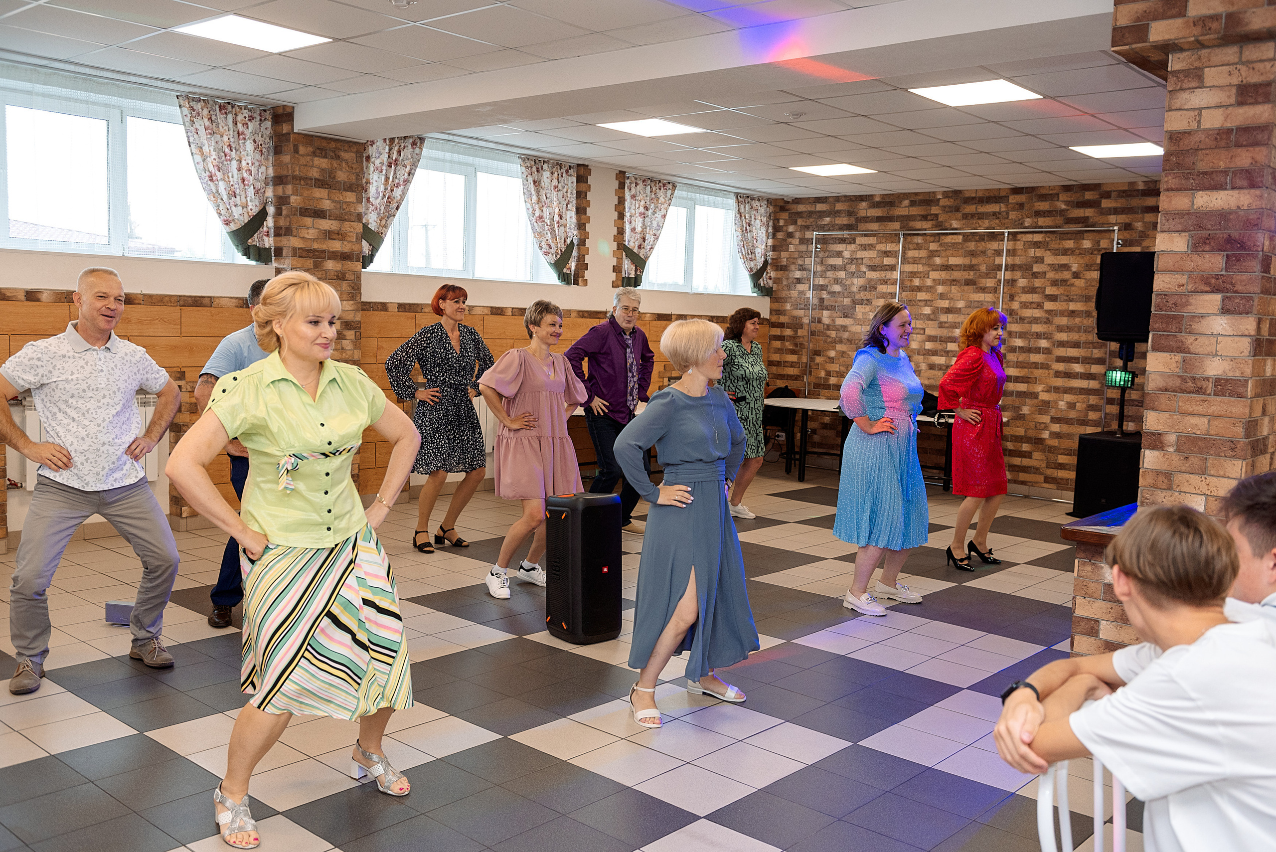 ВЫПУСКНОЙ 9кл. шк.106. Семейный, свадебный, школьный фотограф в Железногорске Целуев Андрей