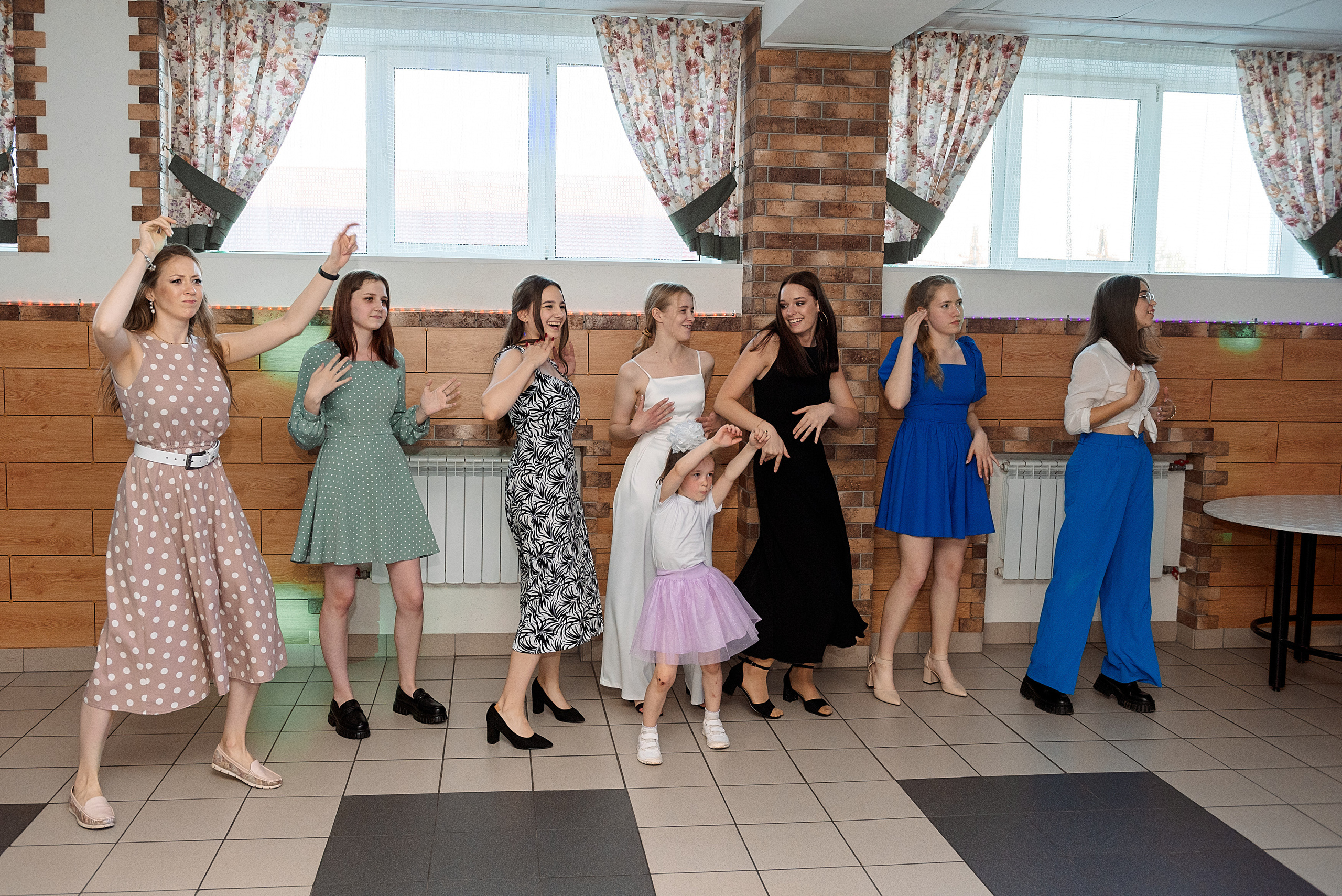 ВЫПУСКНОЙ 9кл. шк.106. Семейный, свадебный, школьный фотограф в Железногорске Целуев Андрей