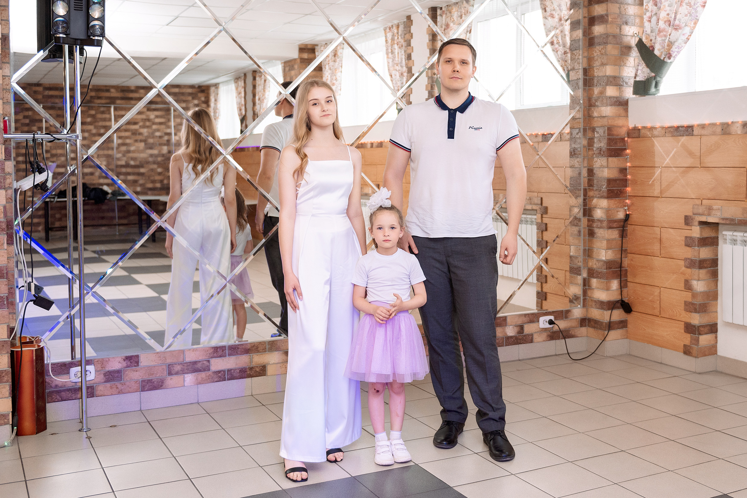 ВЫПУСКНОЙ 9кл. шк.106. Семейный, свадебный, школьный фотограф в Железногорске Целуев Андрей