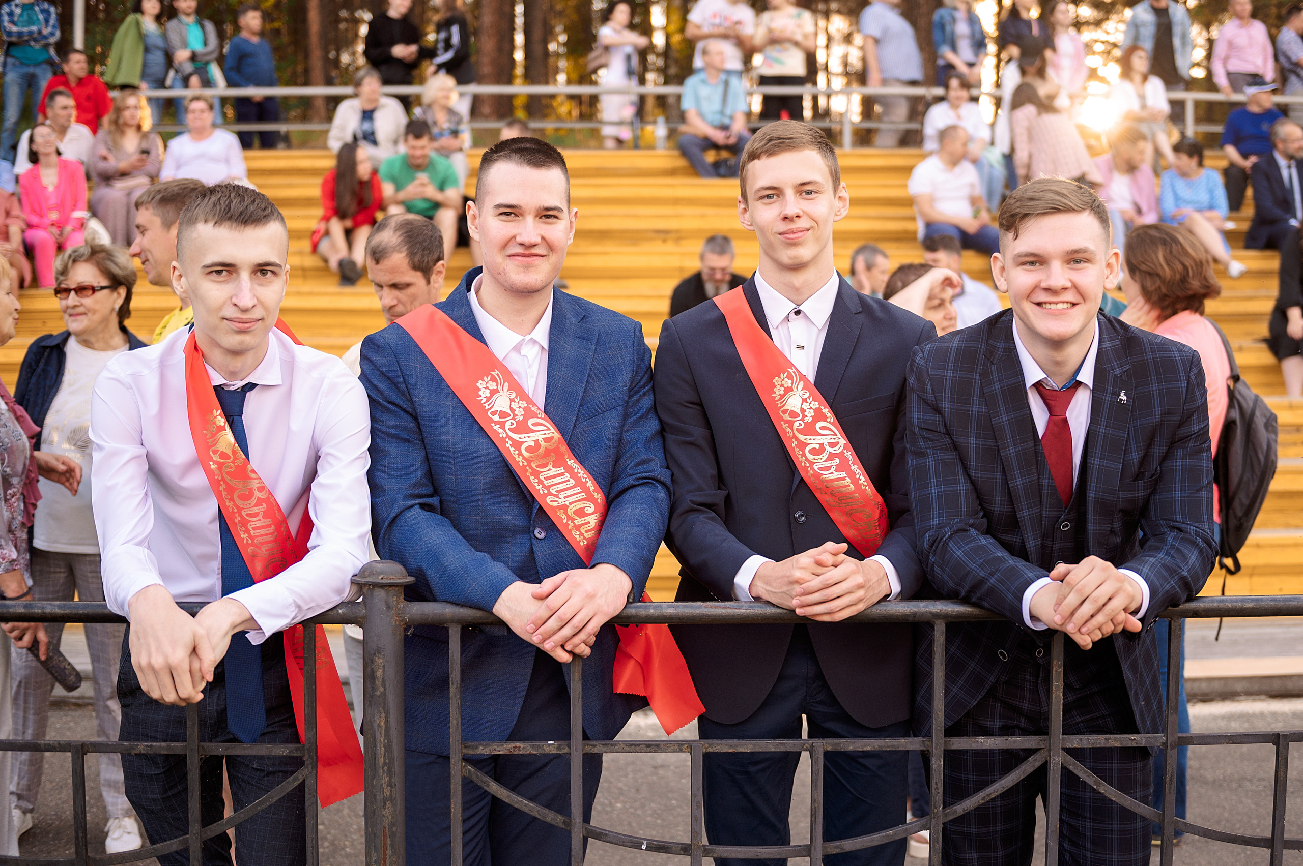 ВЫПУСКНОЙ 11А шк106. Семейный, свадебный, школьный фотограф в Железногорске Целуев Андрей