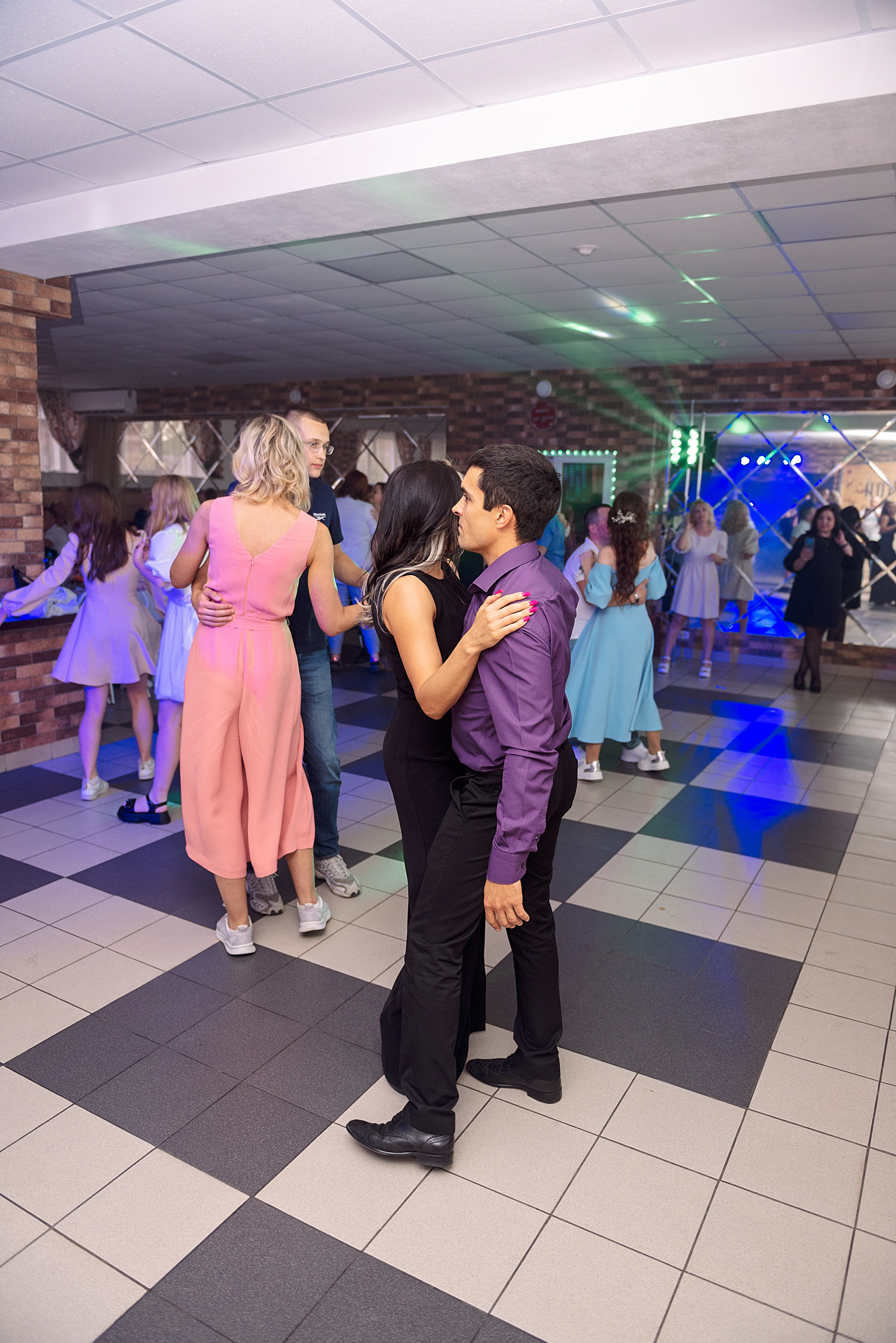 ВЫПУСКНОЙ 9кл. гимназия 91. Семейный, свадебный, школьный фотограф в Железногорске Целуев Андрей