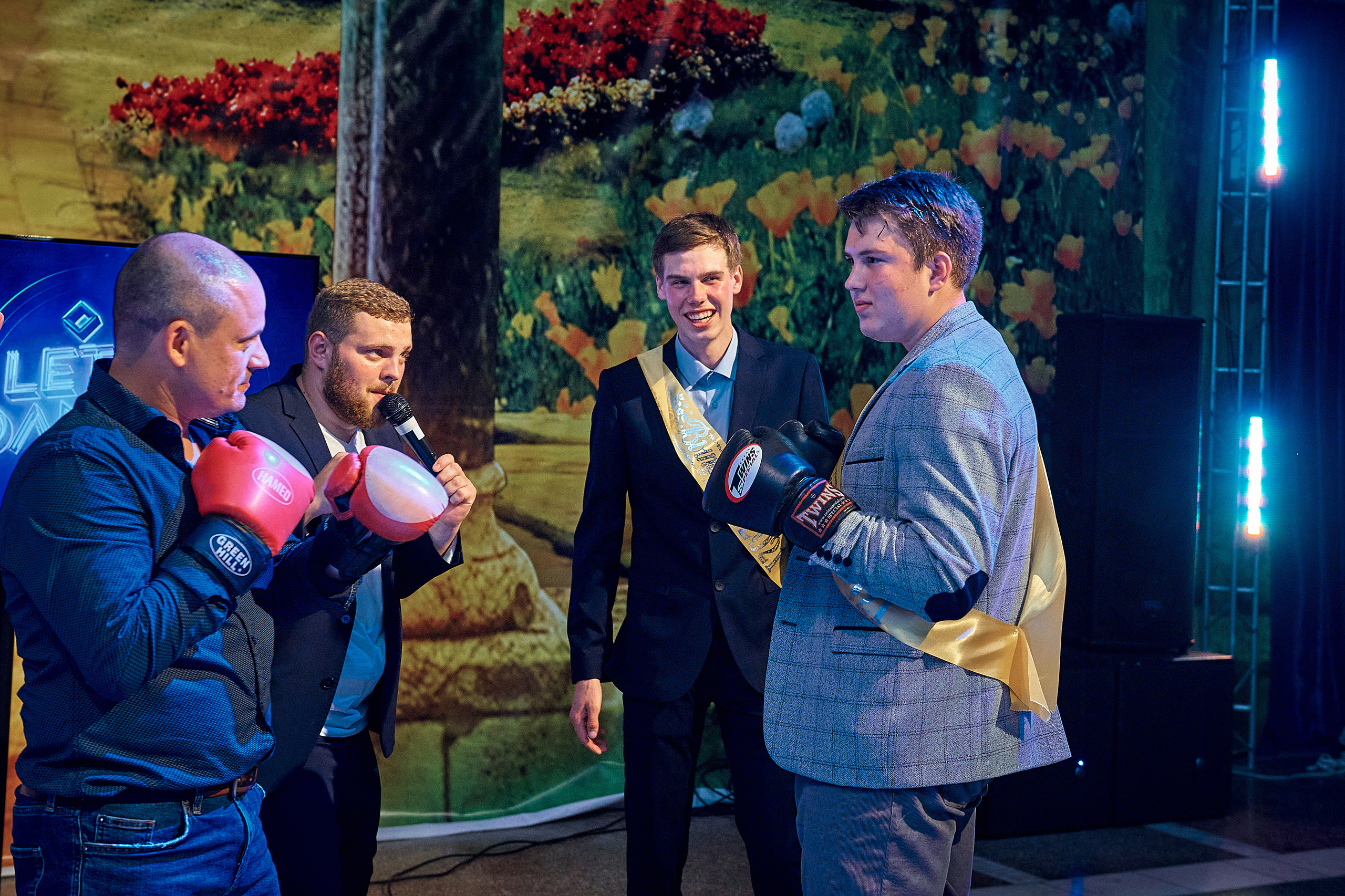 Выпускной 11 кл школа 100 2021 г. Семейный, свадебный, школьный фотограф в Железногорске Целуев Андрей