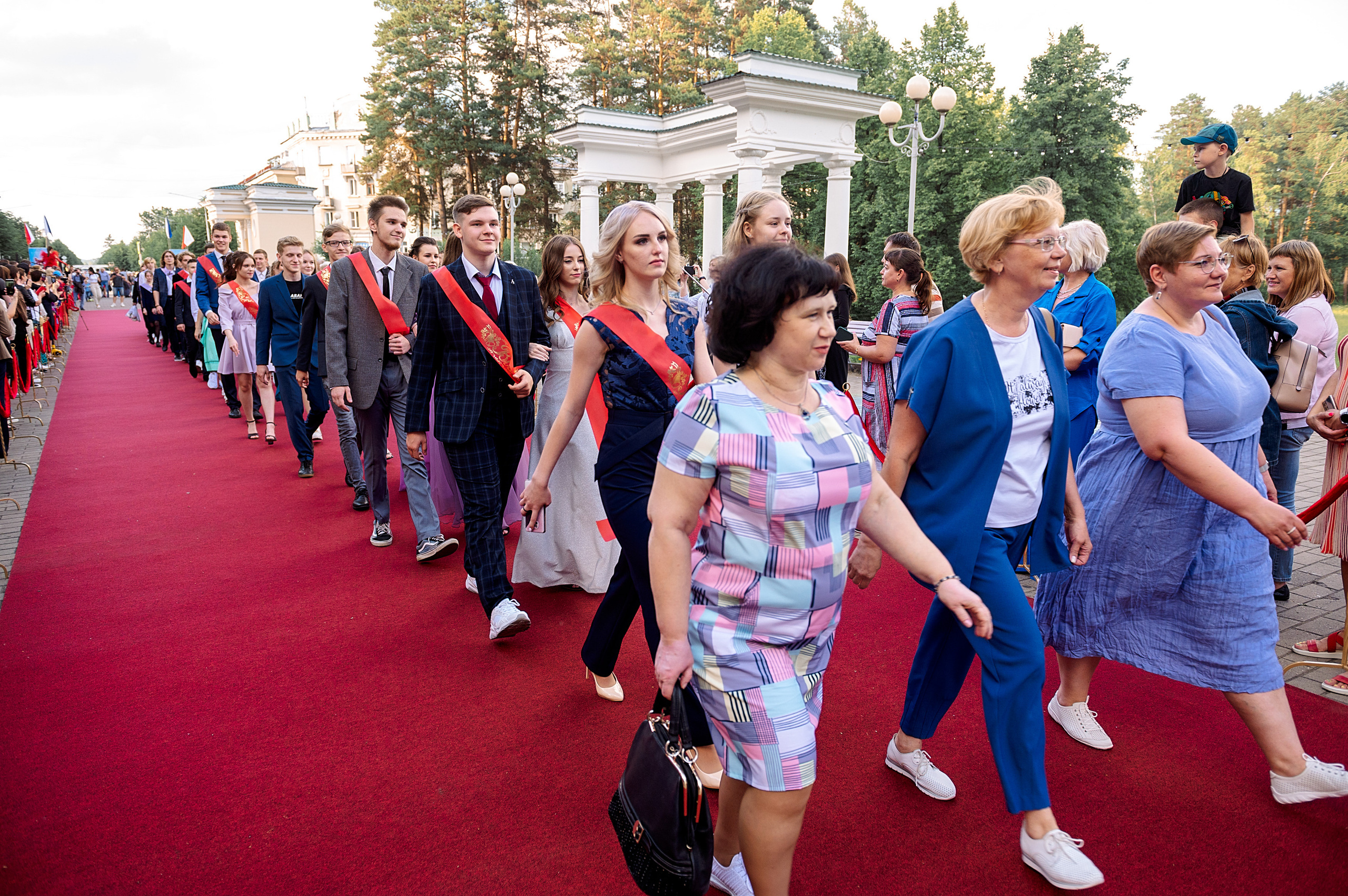 ВЫПУСКНОЙ 11А шк106. Семейный, свадебный, школьный фотограф в Железногорске Целуев Андрей