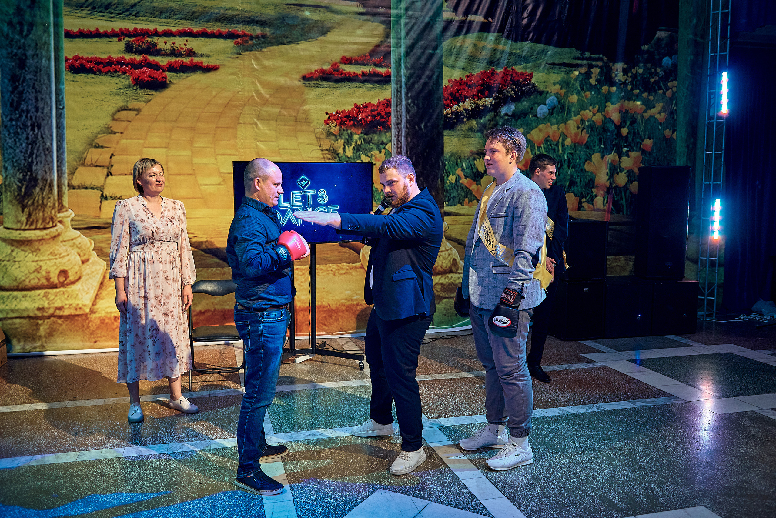 Выпускной 11 кл школа 100 2021 г. Семейный, свадебный, школьный фотограф в Железногорске Целуев Андрей