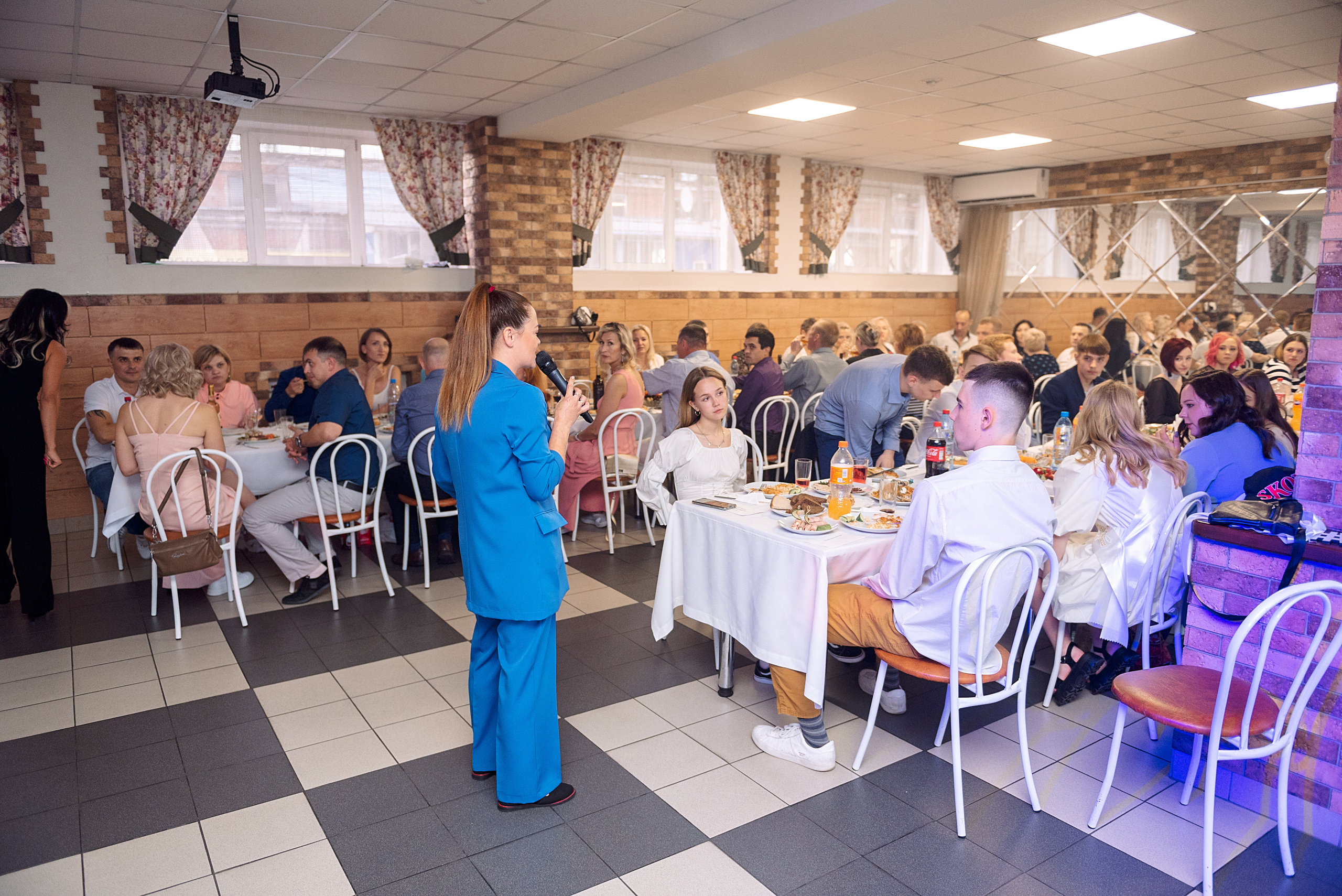 ВЫПУСКНОЙ 9кл. гимназия 91. Семейный, свадебный, школьный фотограф в Железногорске Целуев Андрей