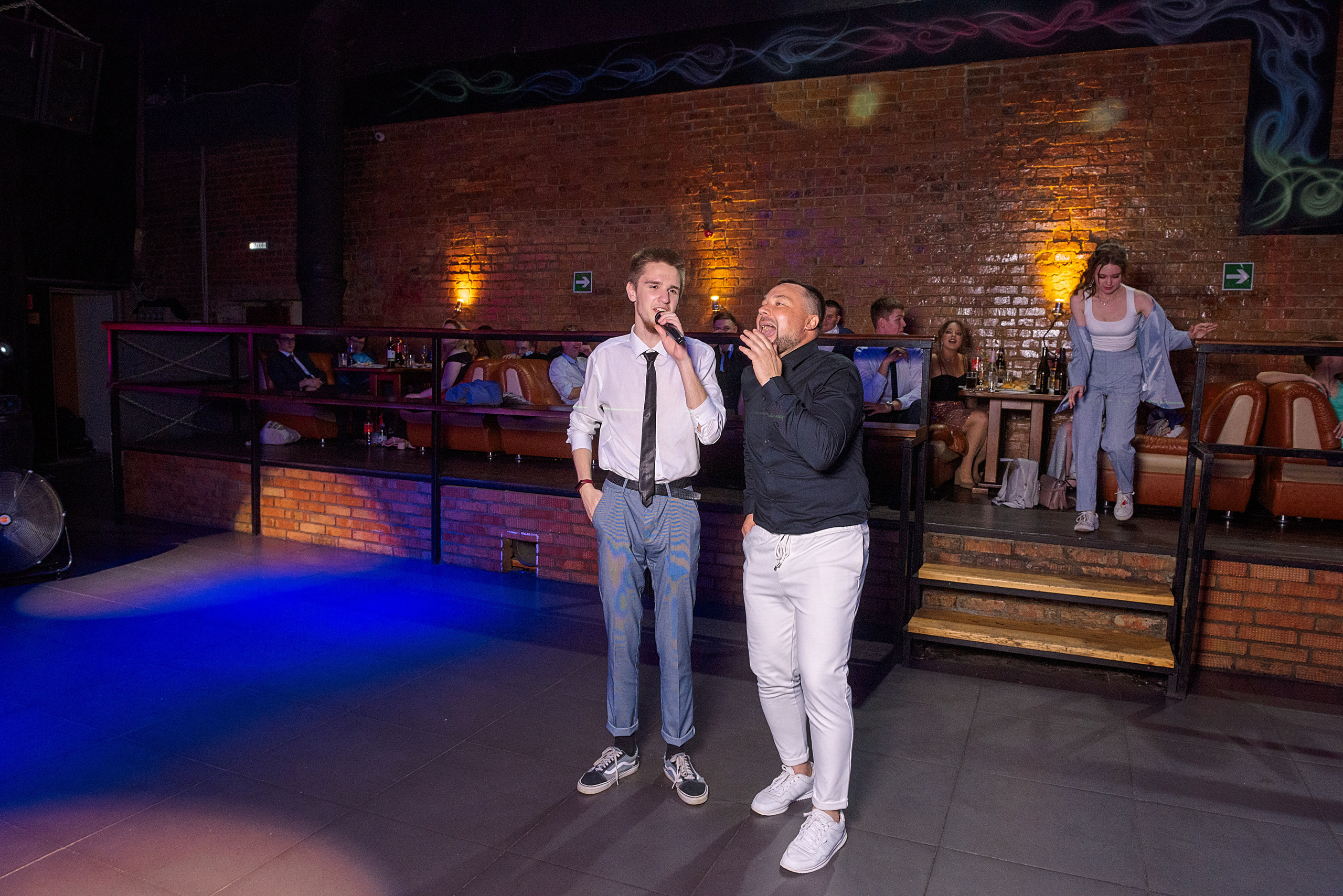 ВЫПУСКНОЙ 11А шк106. Семейный, свадебный, школьный фотограф в Железногорске Целуев Андрей