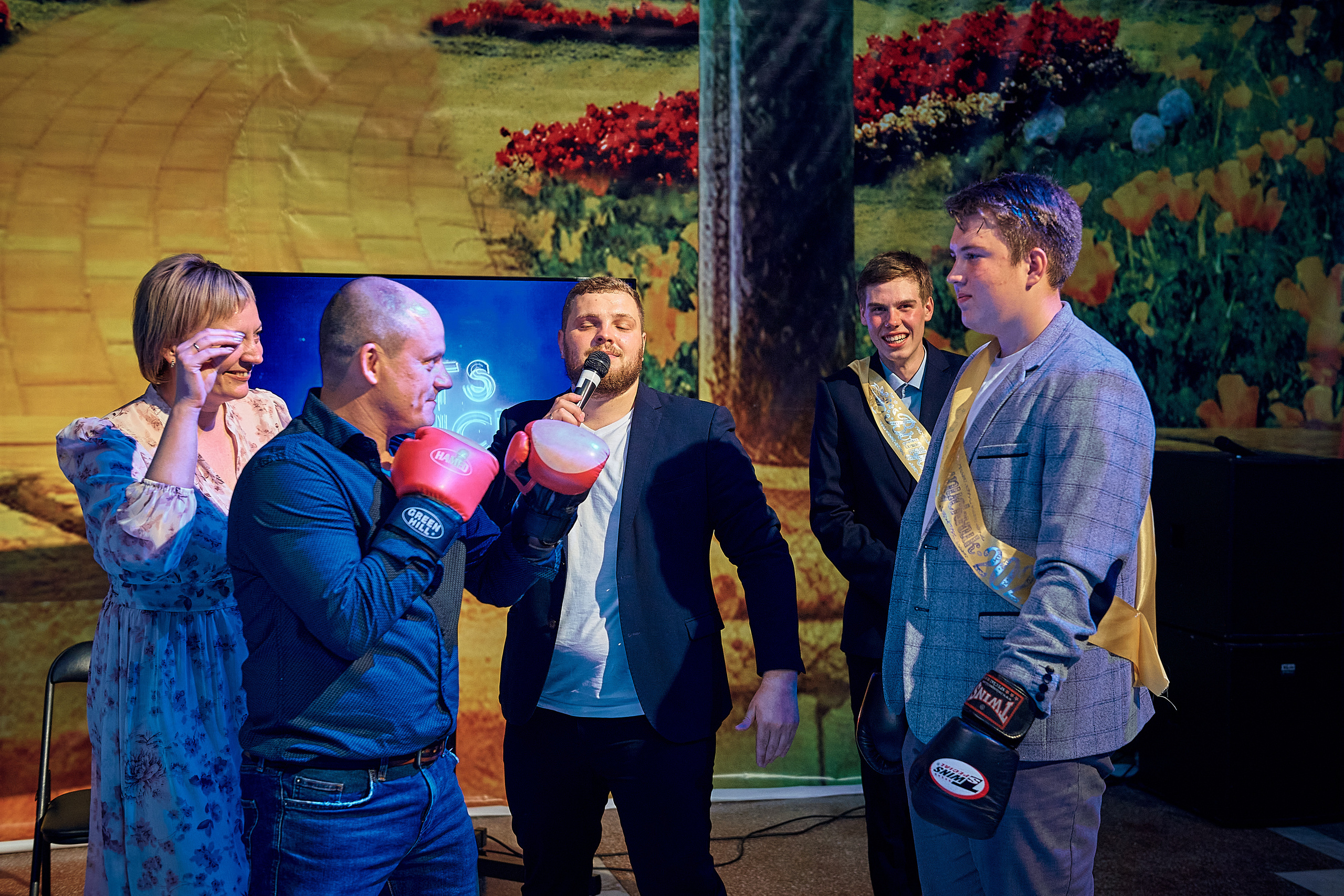 Выпускной 11 кл школа 100 2021 г. Семейный, свадебный, школьный фотограф в Железногорске Целуев Андрей