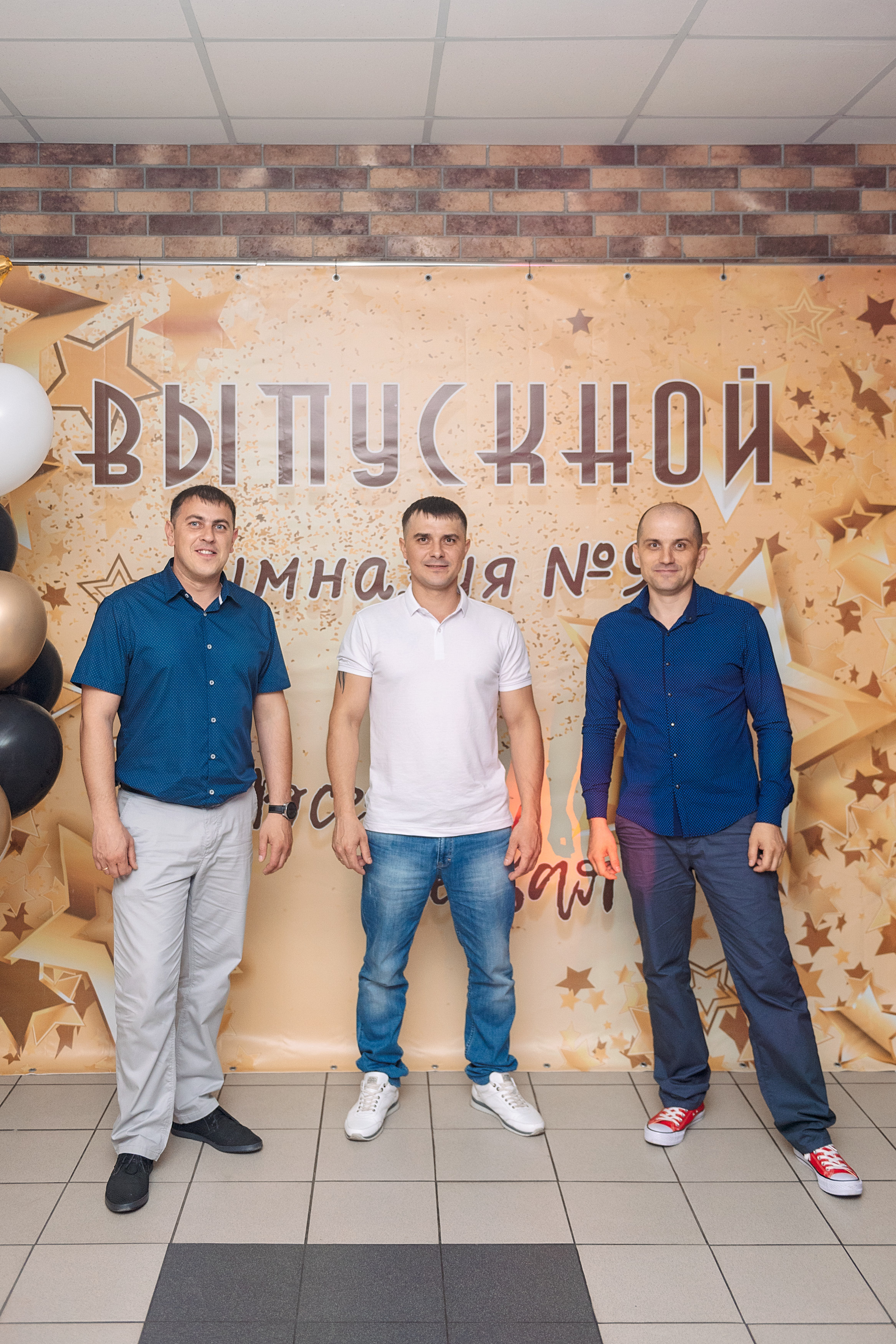 ВЫПУСКНОЙ 9кл. гимназия 91. Семейный, свадебный, школьный фотограф в Железногорске Целуев Андрей