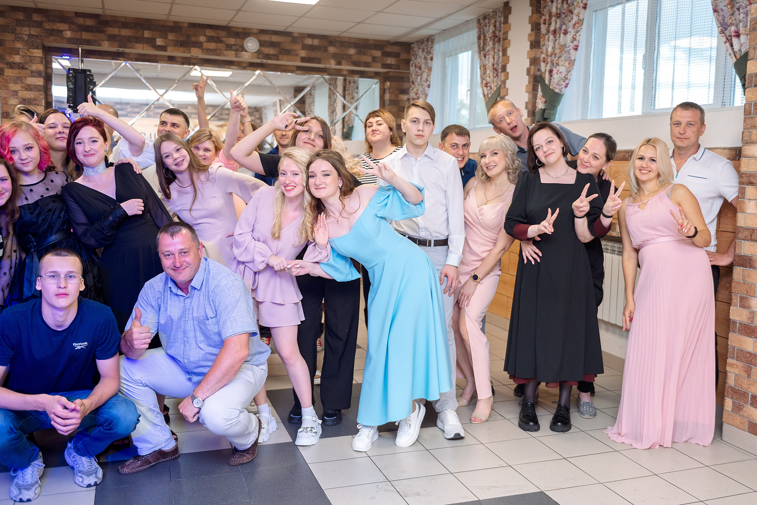 ВЫПУСКНОЙ 9кл. гимназия 91. Семейный, свадебный, школьный фотограф в Железногорске Целуев Андрей