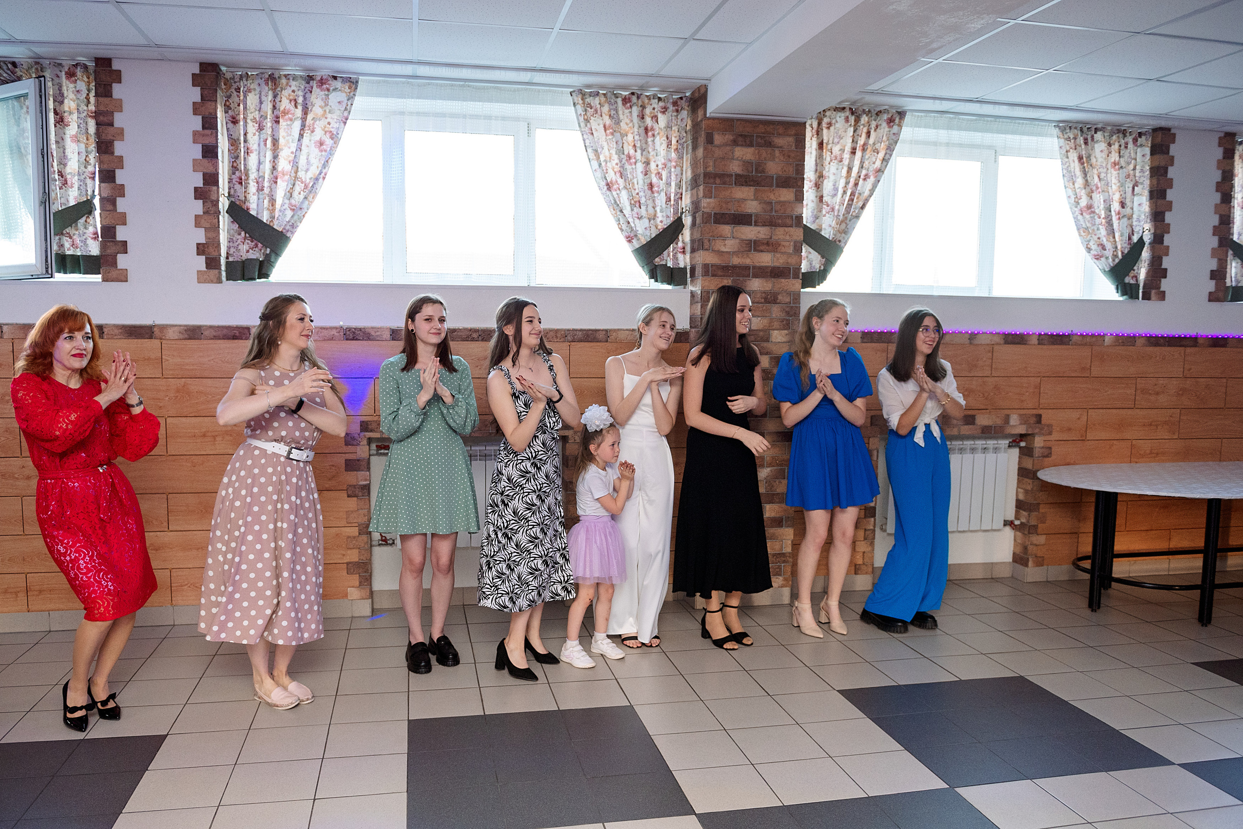 ВЫПУСКНОЙ 9кл. шк.106. Семейный, свадебный, школьный фотограф в Железногорске Целуев Андрей