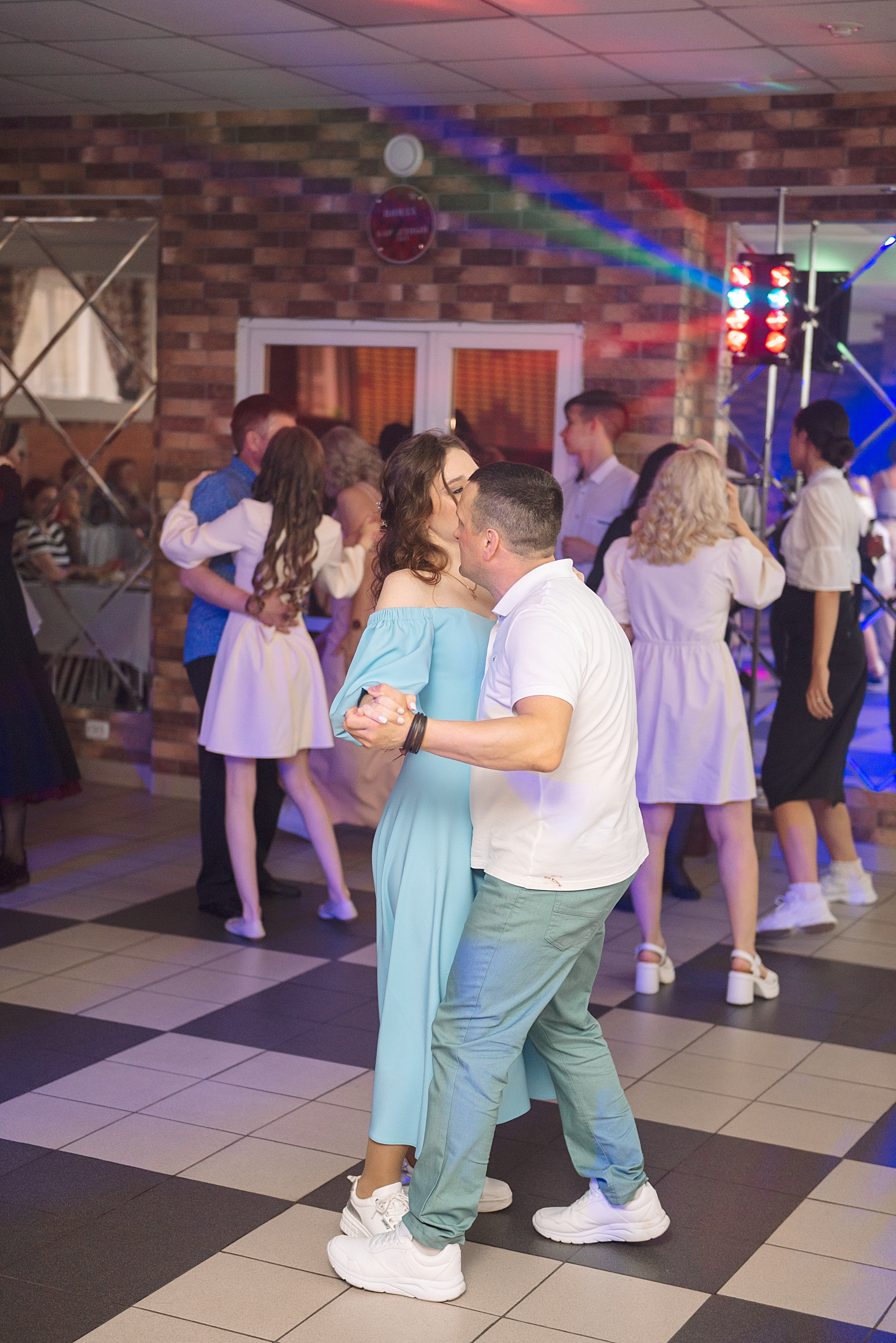 ВЫПУСКНОЙ 9кл. гимназия 91. Семейный, свадебный, школьный фотограф в Железногорске Целуев Андрей