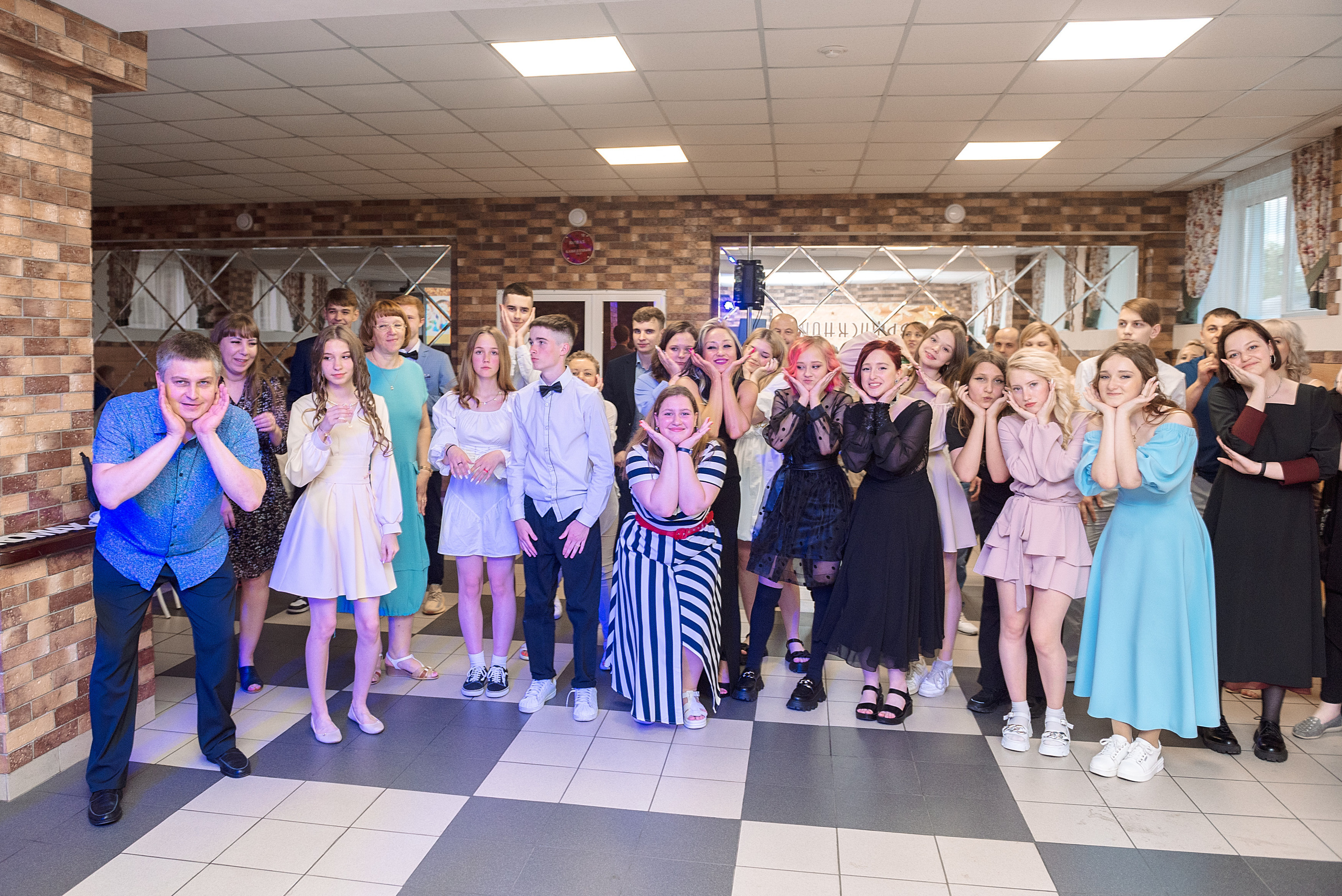 ВЫПУСКНОЙ 9кл. гимназия 91. Семейный, свадебный, школьный фотограф в Железногорске Целуев Андрей