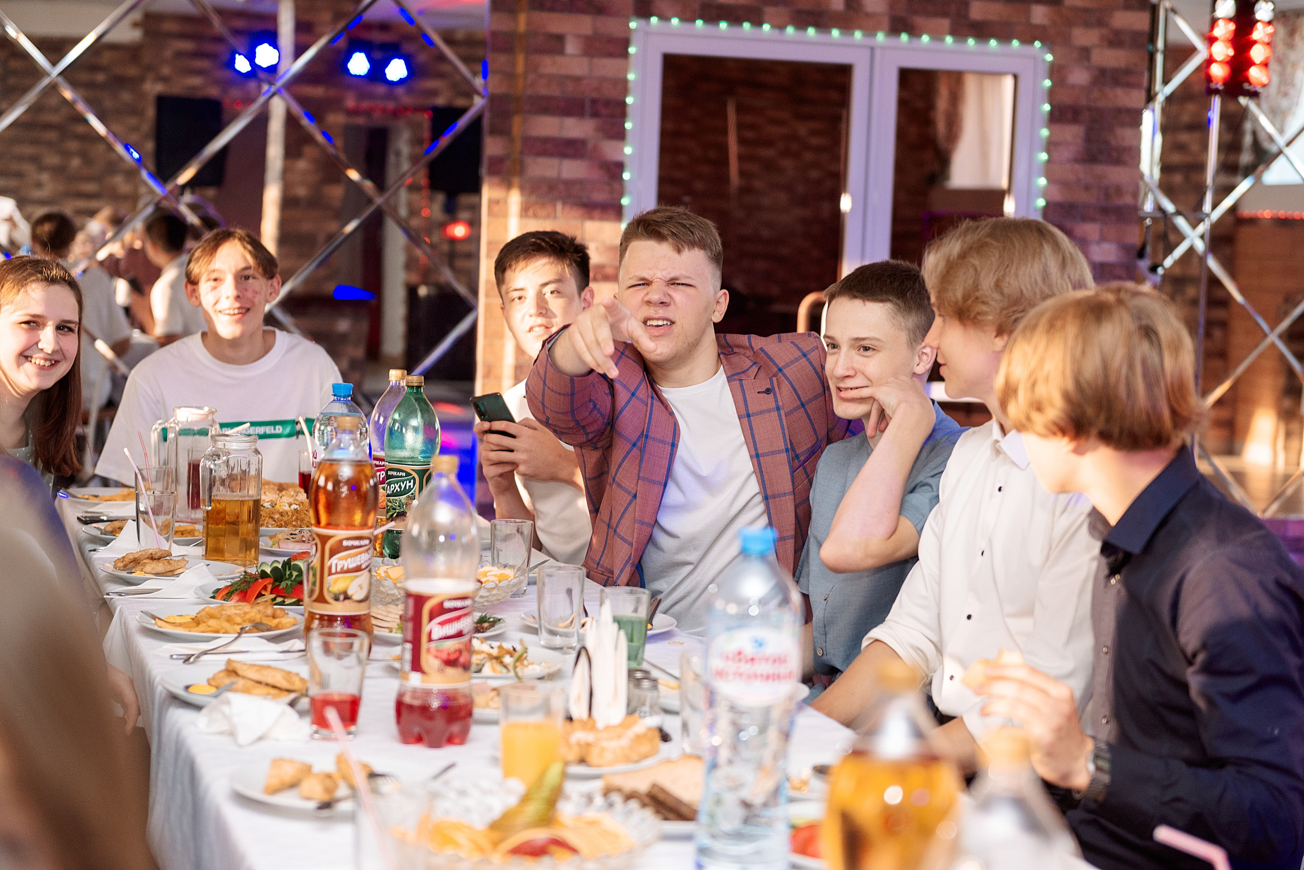 ВЫПУСКНОЙ 9кл. шк.106. Семейный, свадебный, школьный фотограф в Железногорске Целуев Андрей