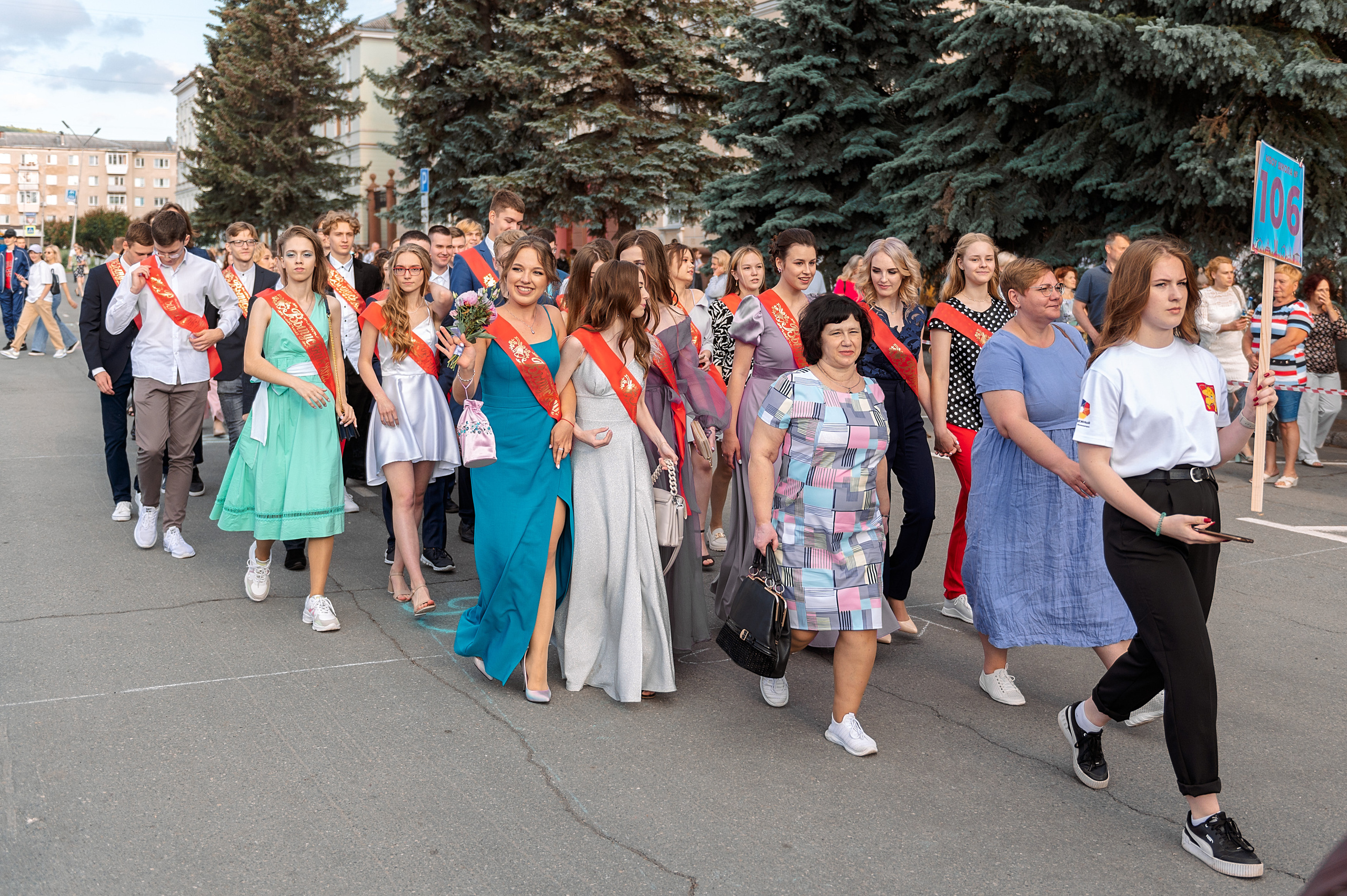 ВЫПУСКНОЙ 11А шк106. Семейный, свадебный, школьный фотограф в Железногорске Целуев Андрей