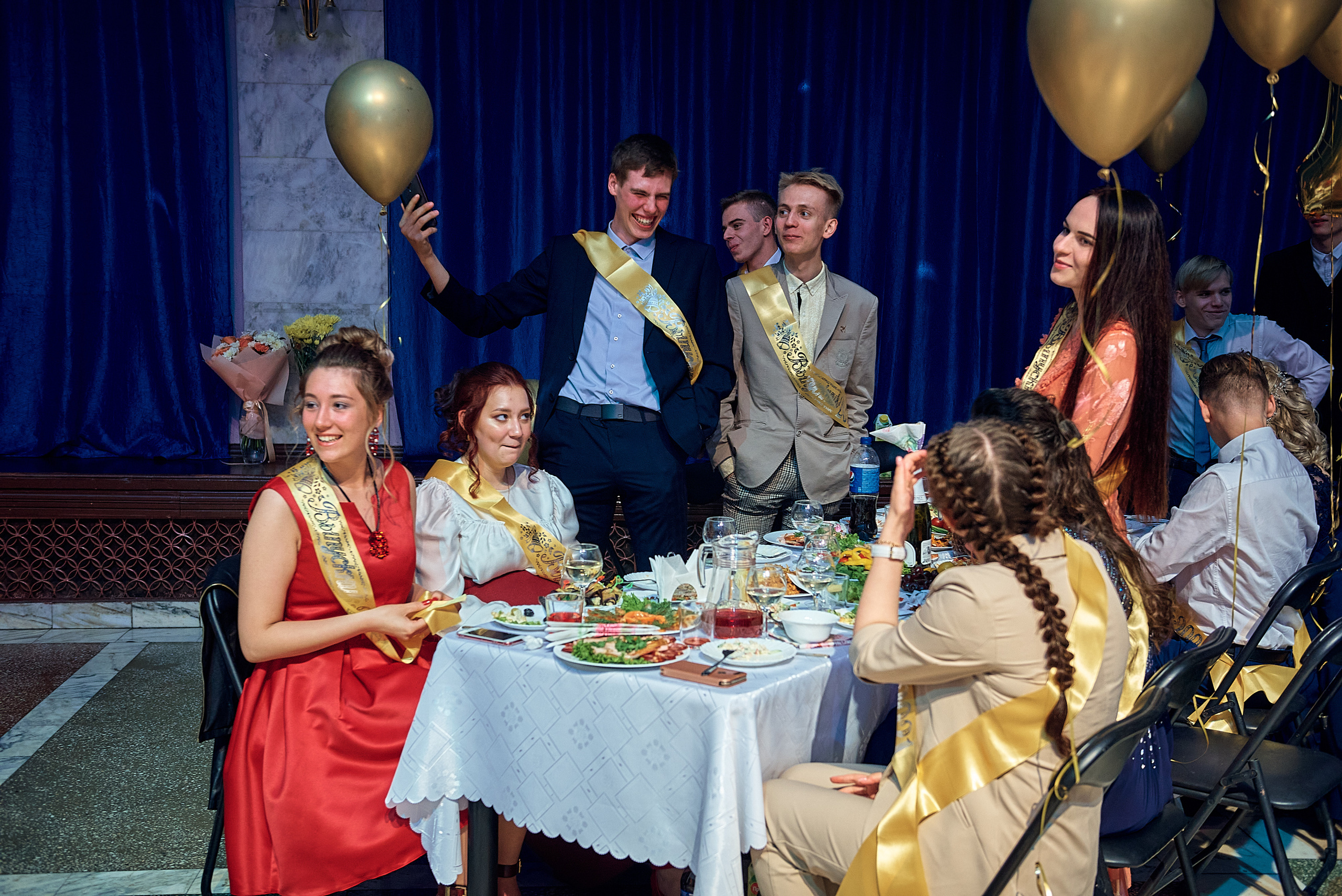 Выпускной 11 кл школа 100 2021 г. Семейный, свадебный, школьный фотограф в Железногорске Целуев Андрей