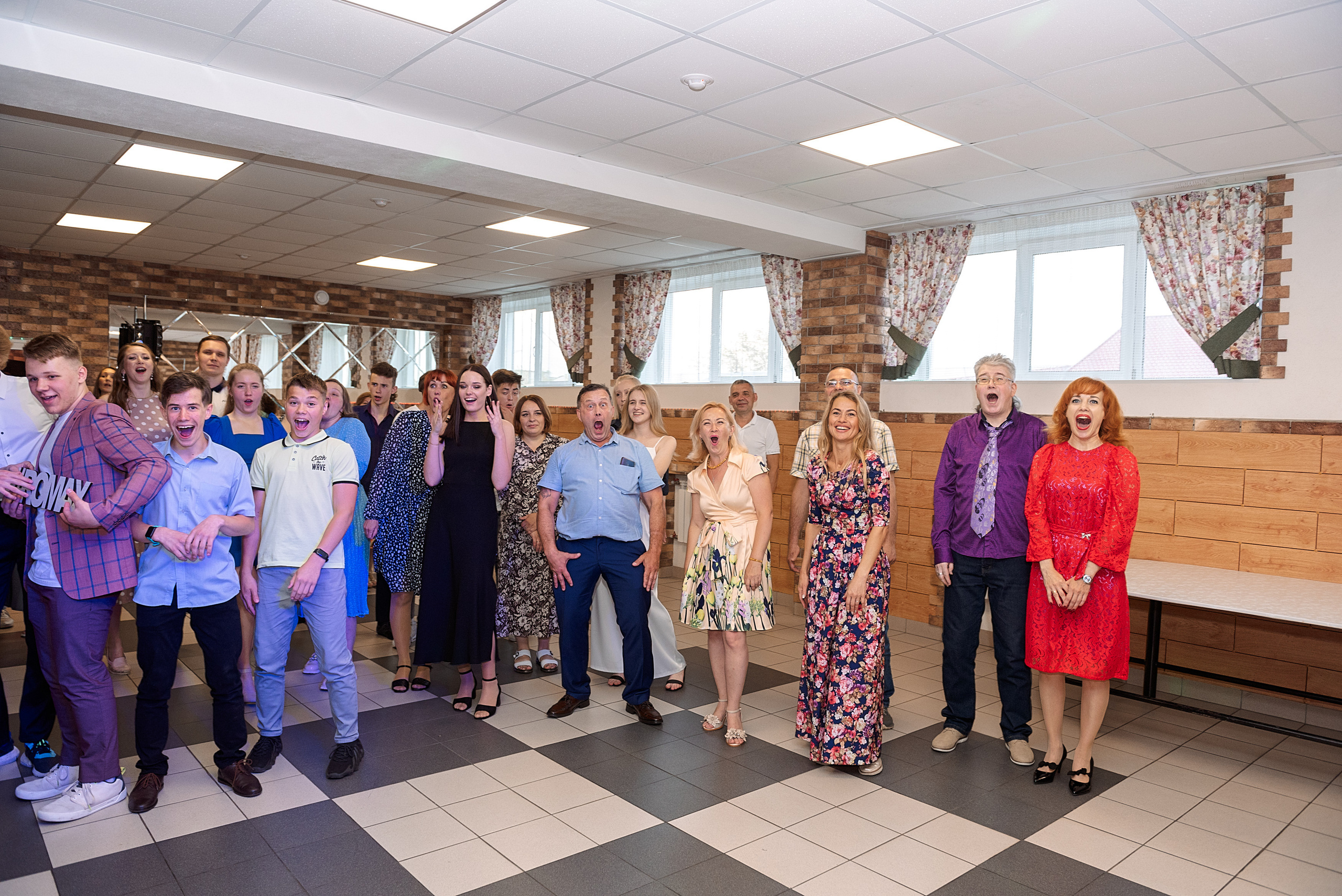 ВЫПУСКНОЙ 9кл. шк.106. Семейный, свадебный, школьный фотограф в Железногорске Целуев Андрей