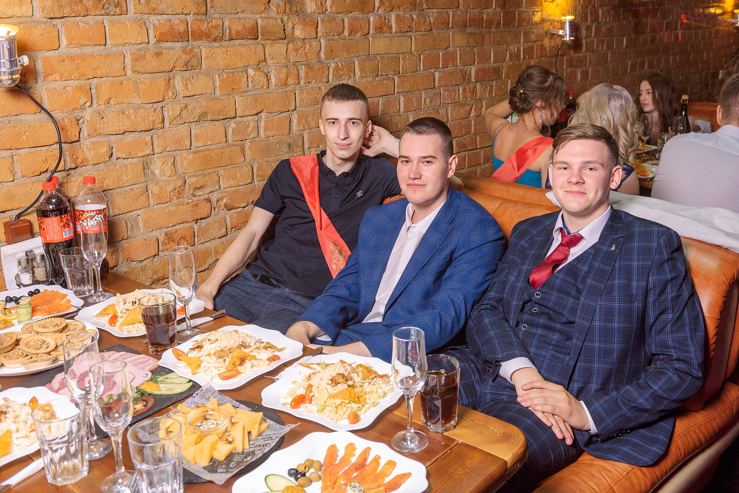 ВЫПУСКНОЙ 11А шк106. Семейный, свадебный, школьный фотограф в Железногорске Целуев Андрей