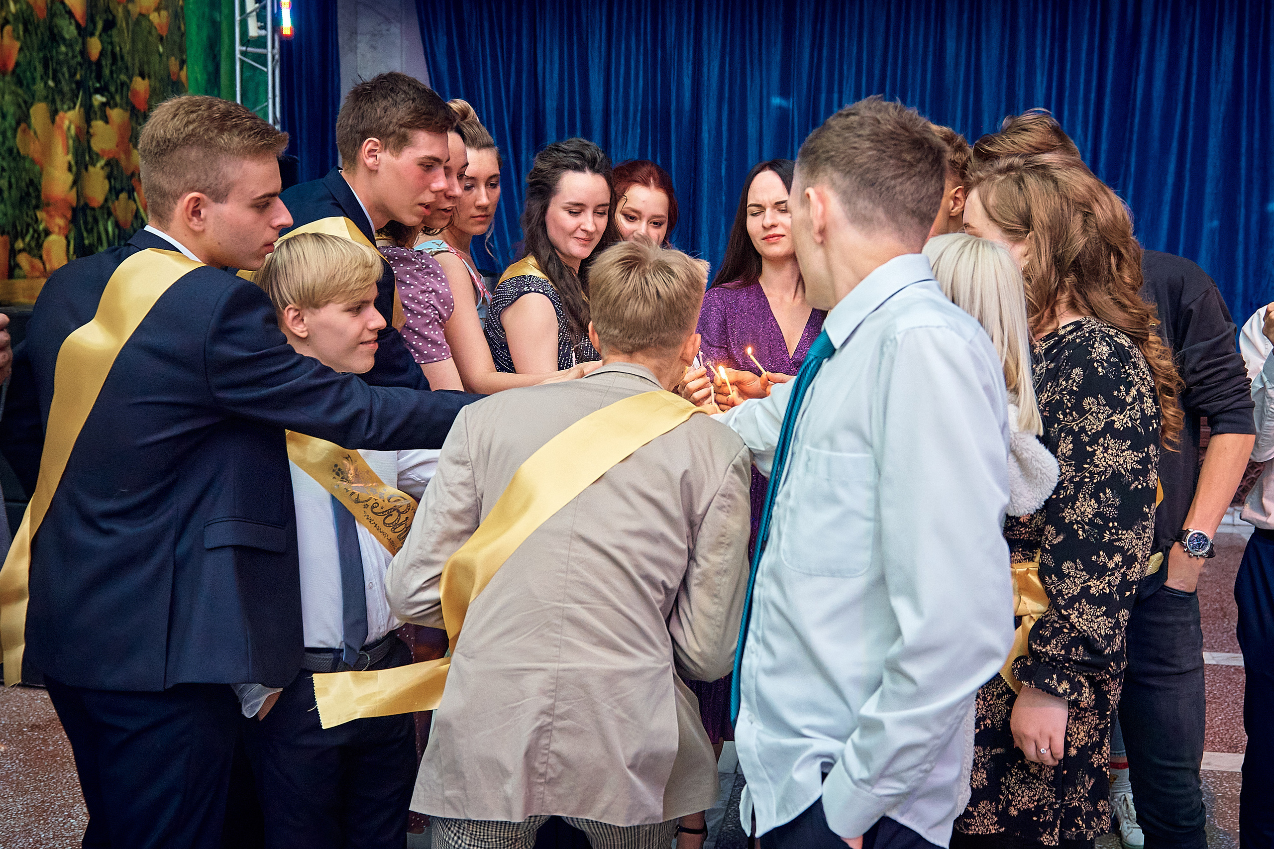 Выпускной 11 кл школа 100 2021 г. Семейный, свадебный, школьный фотограф в Железногорске Целуев Андрей