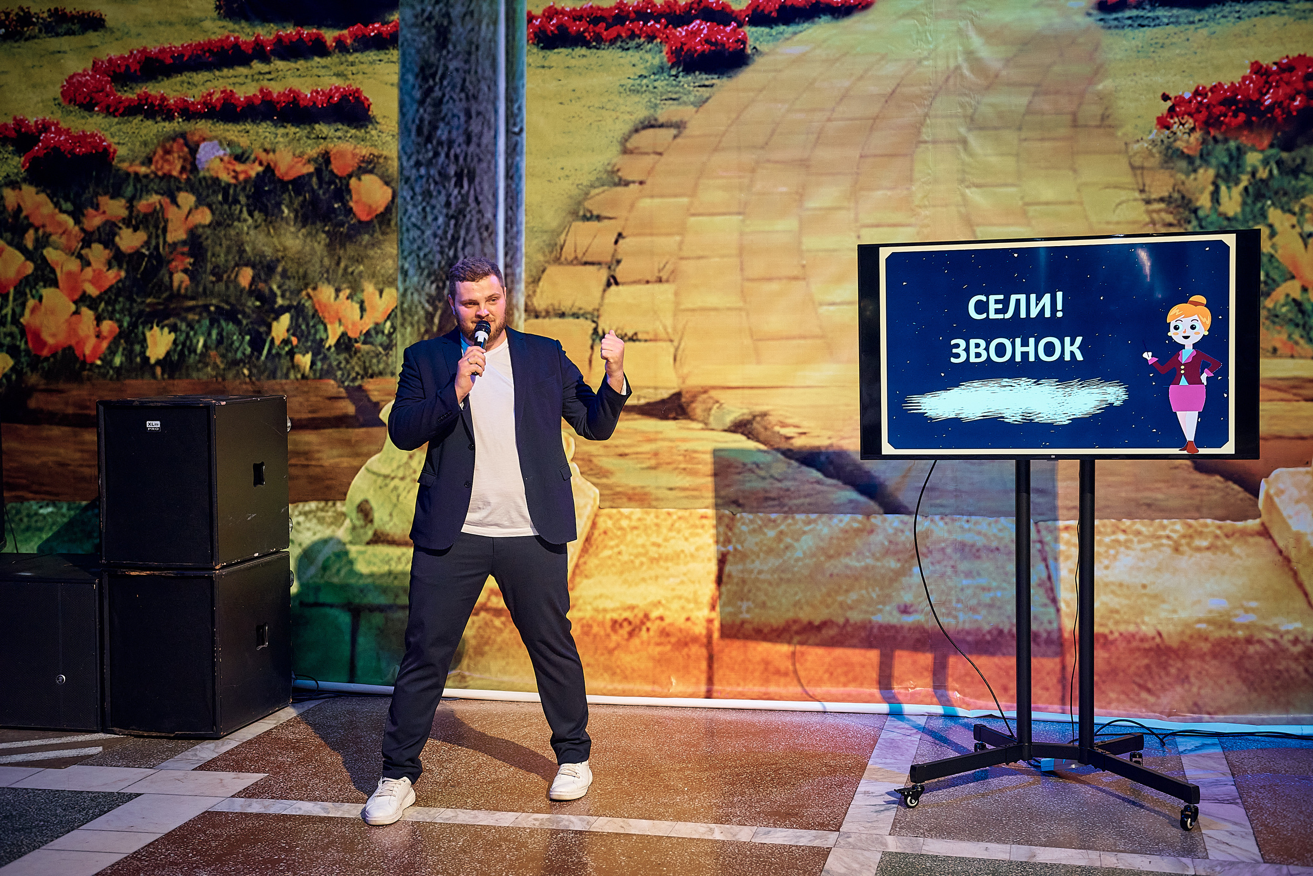 Выпускной 11 кл школа 100 2021 г. Семейный, свадебный, школьный фотограф в Железногорске Целуев Андрей