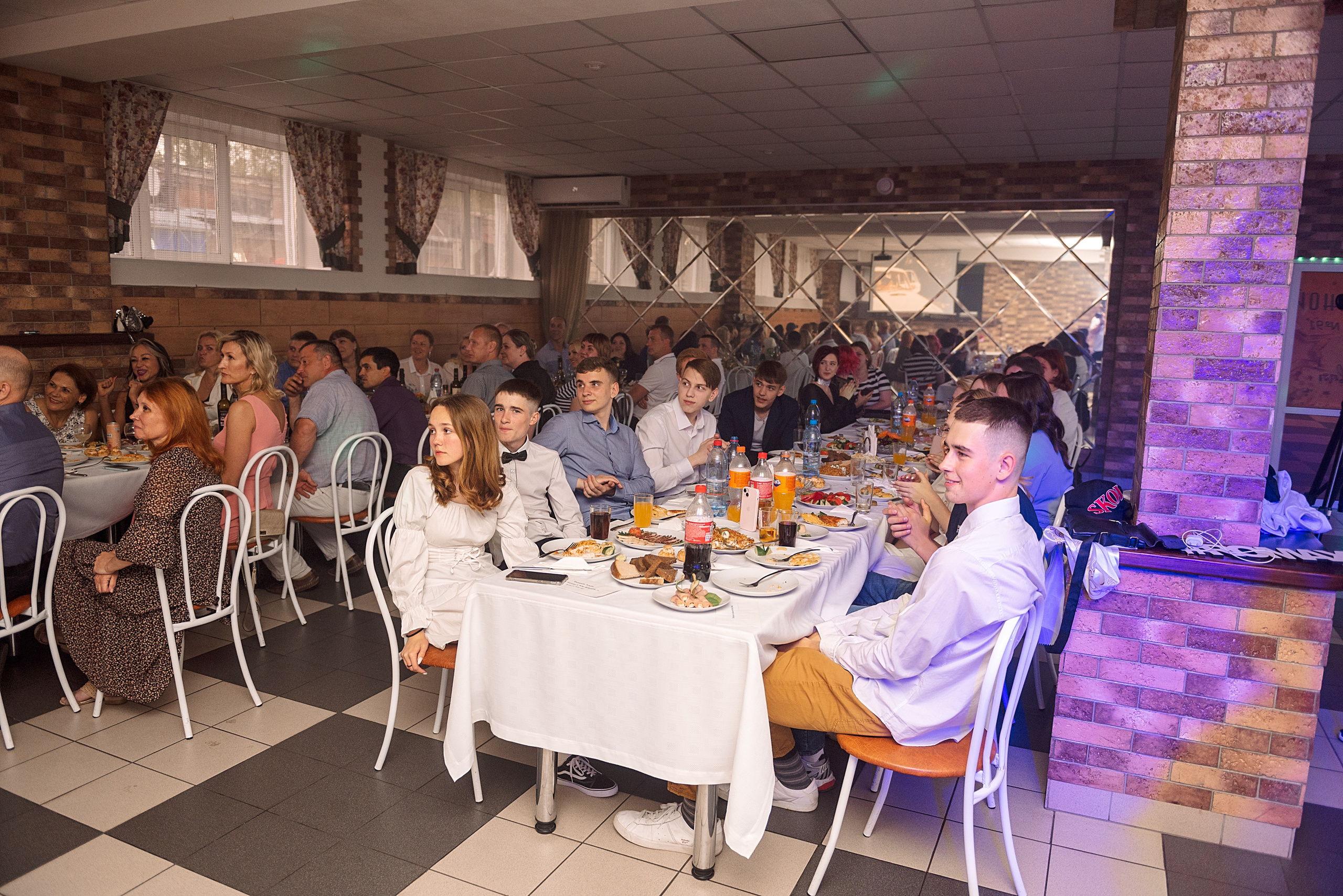 ВЫПУСКНОЙ 9кл. гимназия 91. Семейный, свадебный, школьный фотограф в Железногорске Целуев Андрей