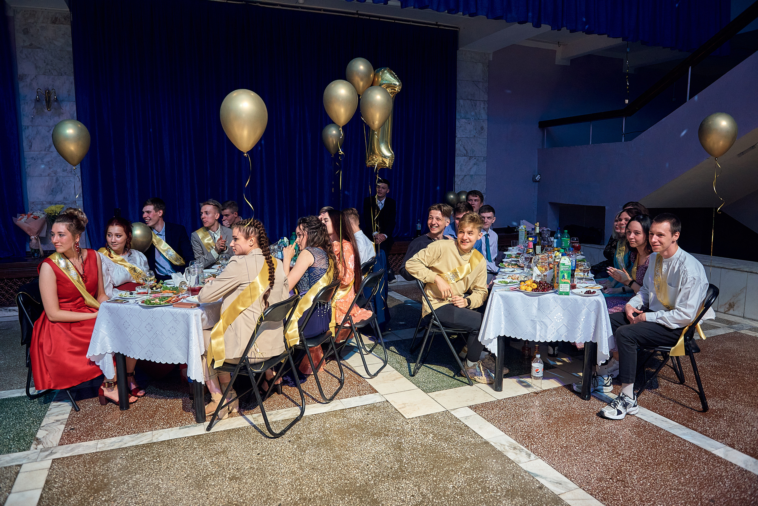 Выпускной 11 кл школа 100 2021 г. Семейный, свадебный, школьный фотограф в Железногорске Целуев Андрей