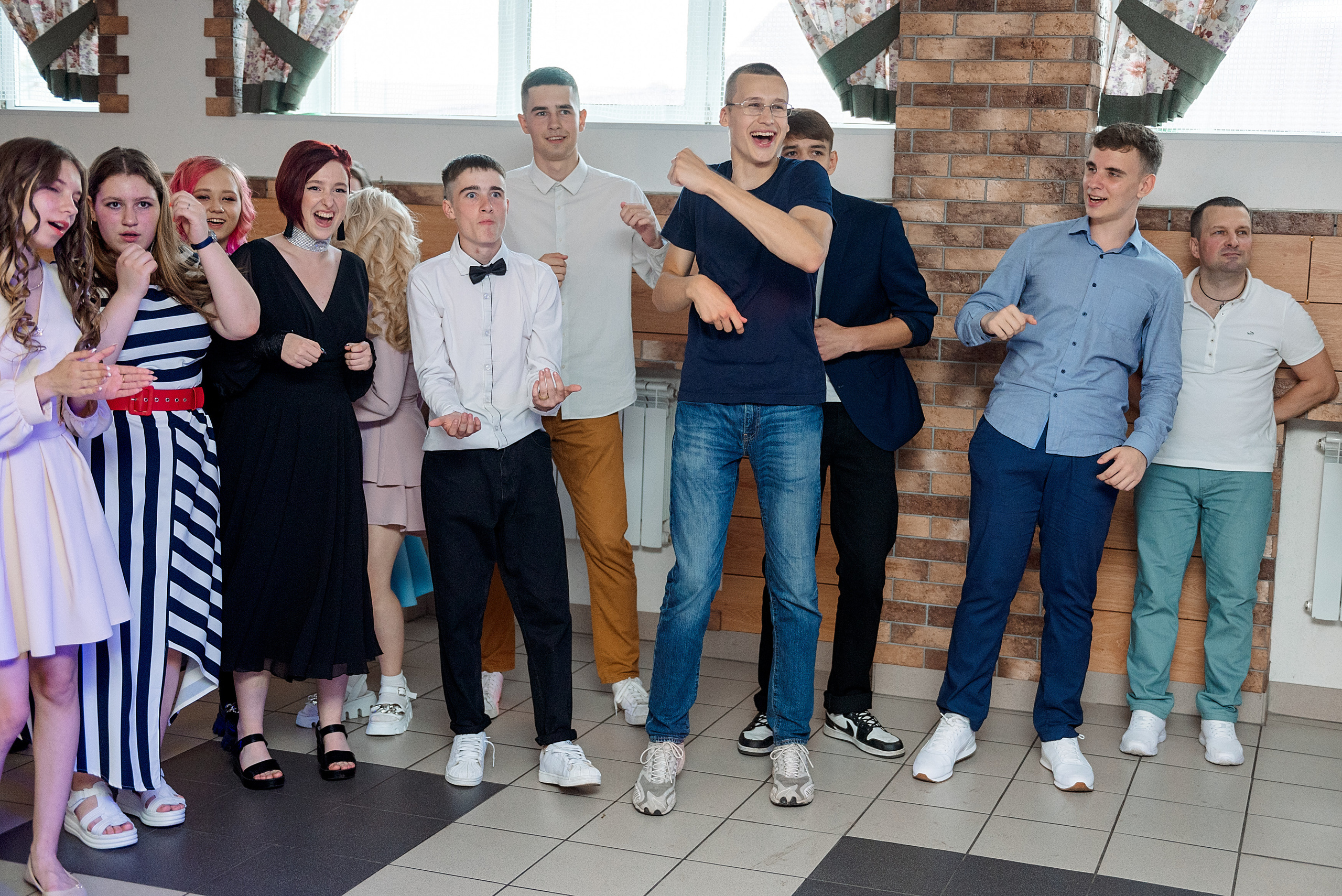 ВЫПУСКНОЙ 9кл. гимназия 91. Семейный, свадебный, школьный фотограф в Железногорске Целуев Андрей