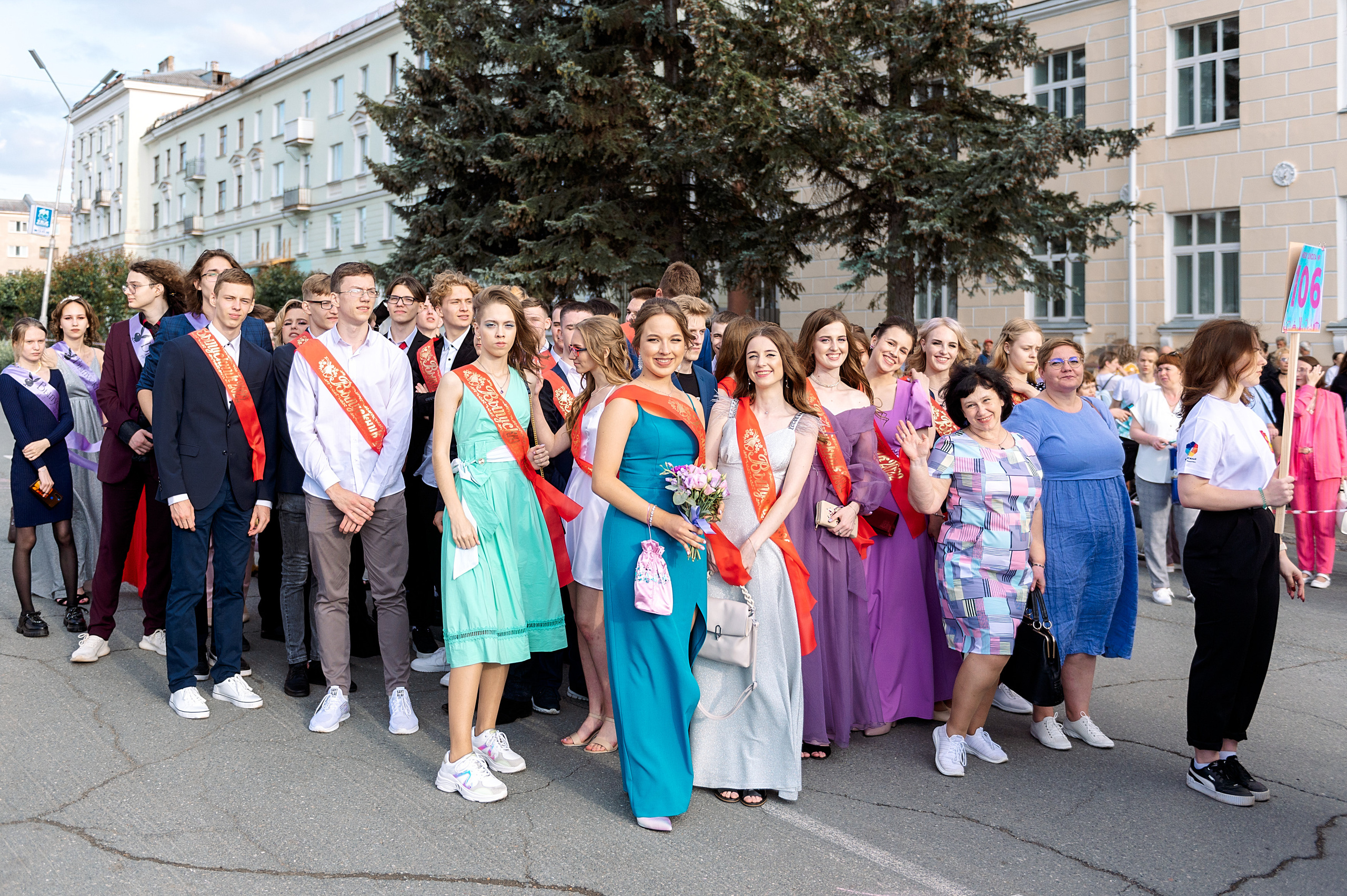 ВЫПУСКНОЙ 11А шк106. Семейный, свадебный, школьный фотограф в Железногорске Целуев Андрей