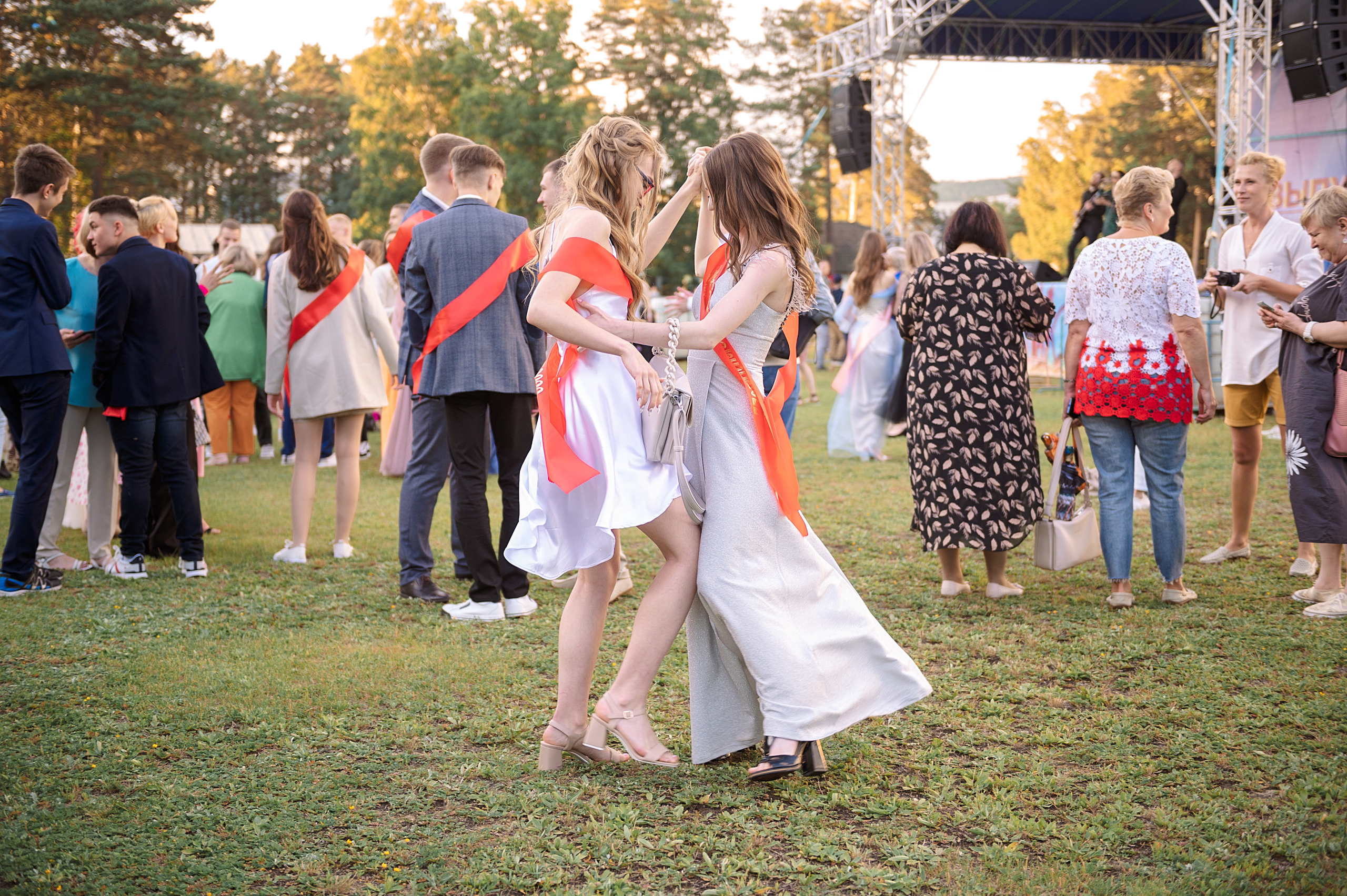 ВЫПУСКНОЙ 11А шк106. Семейный, свадебный, школьный фотограф в Железногорске Целуев Андрей