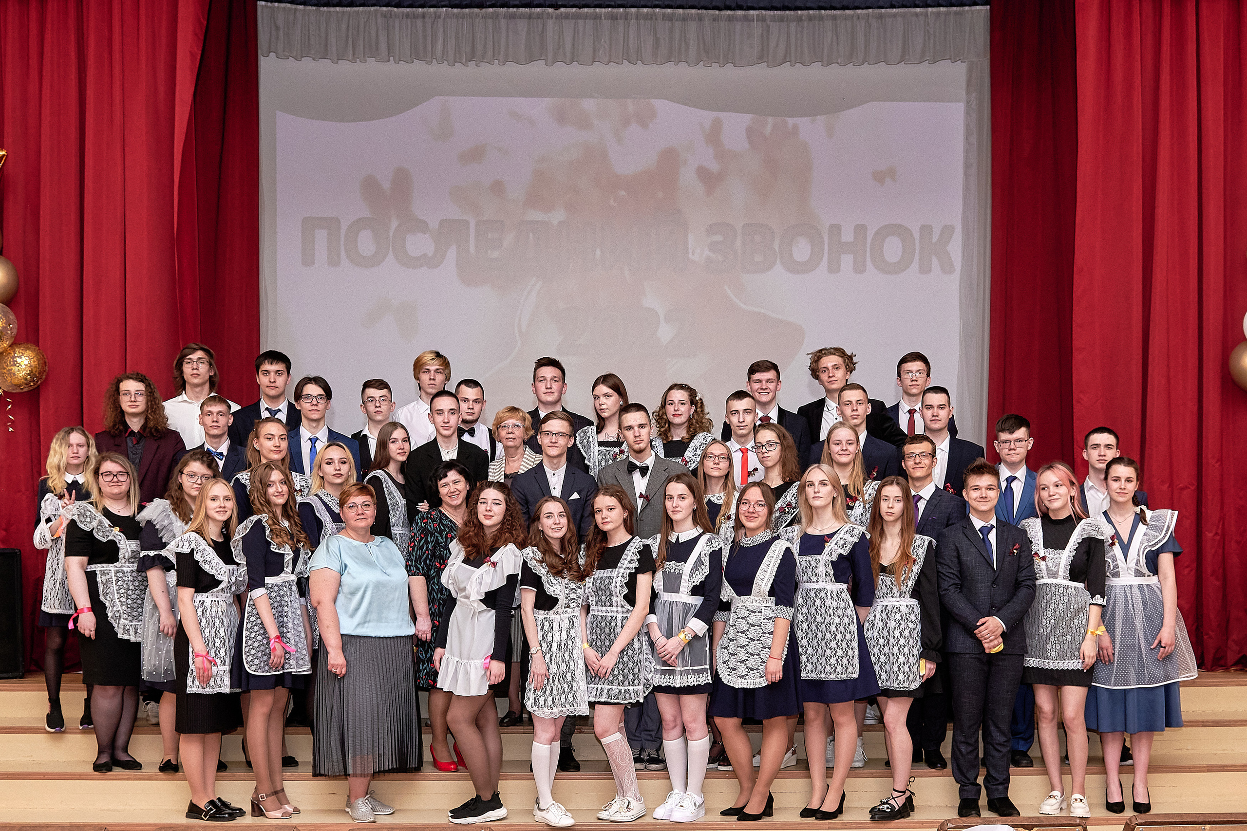 Последний звонок шк. 106 2022. Семейный, свадебный, школьный фотограф в Железногорске Целуев Андрей