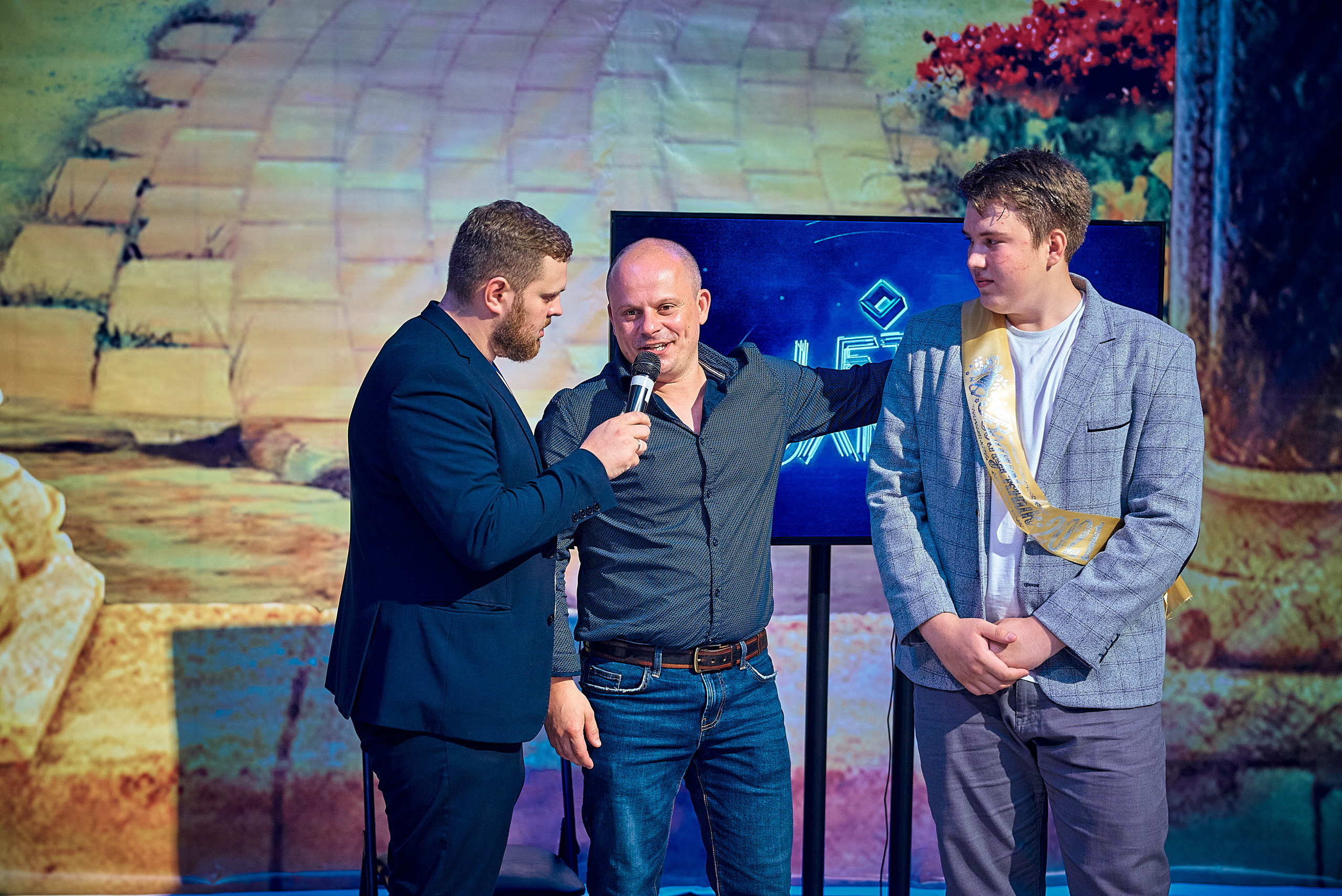 Выпускной 11 кл школа 100 2021 г. Семейный, свадебный, школьный фотограф в Железногорске Целуев Андрей