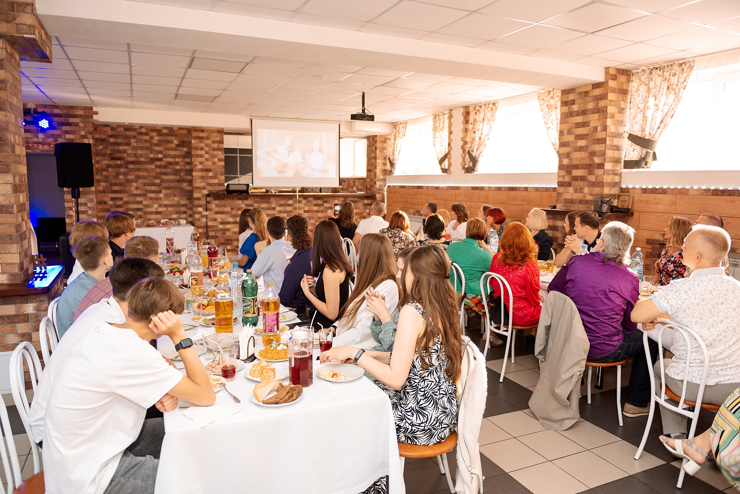 ВЫПУСКНОЙ 9кл. шк.106. Семейный, свадебный, школьный фотограф в Железногорске Целуев Андрей