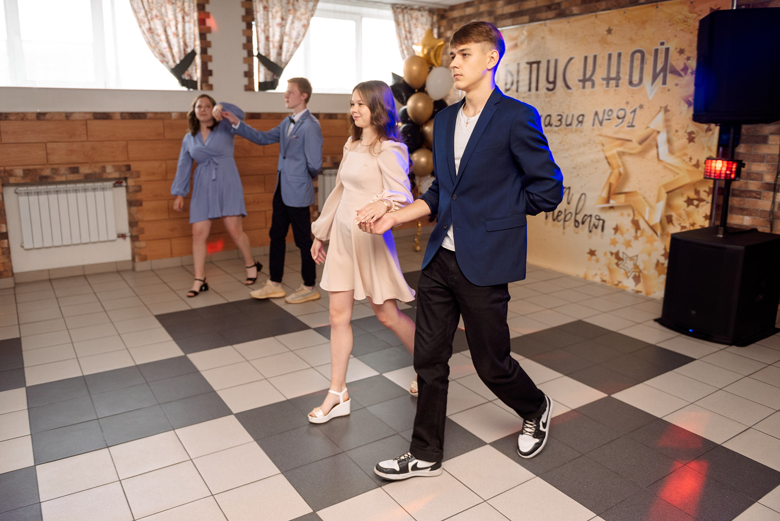 ВЫПУСКНОЙ 9кл. гимназия 91. Семейный, свадебный, школьный фотограф в Железногорске Целуев Андрей