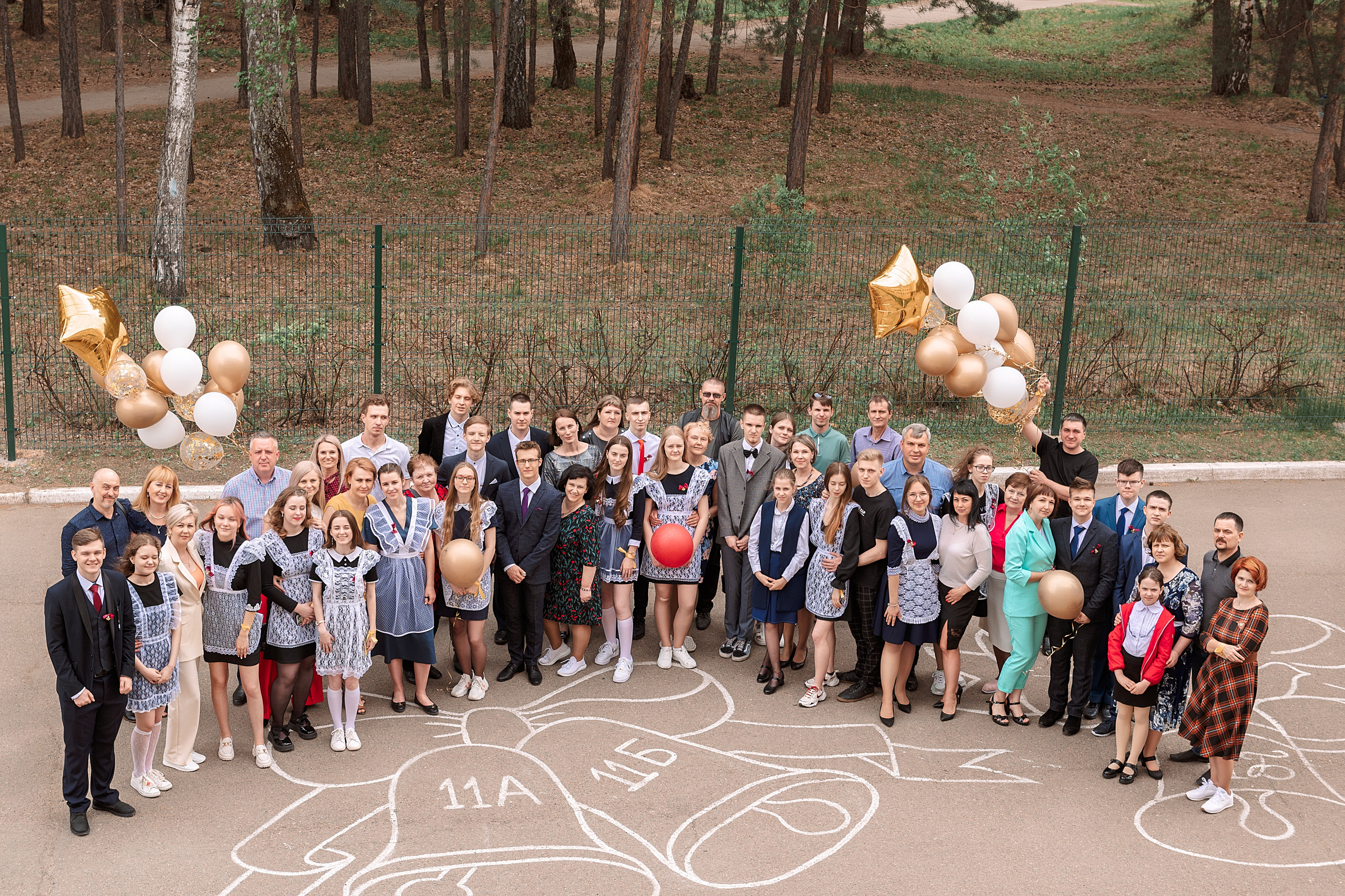 Последний звонок шк. 106 2022. Семейный, свадебный, школьный фотограф в Железногорске Целуев Андрей