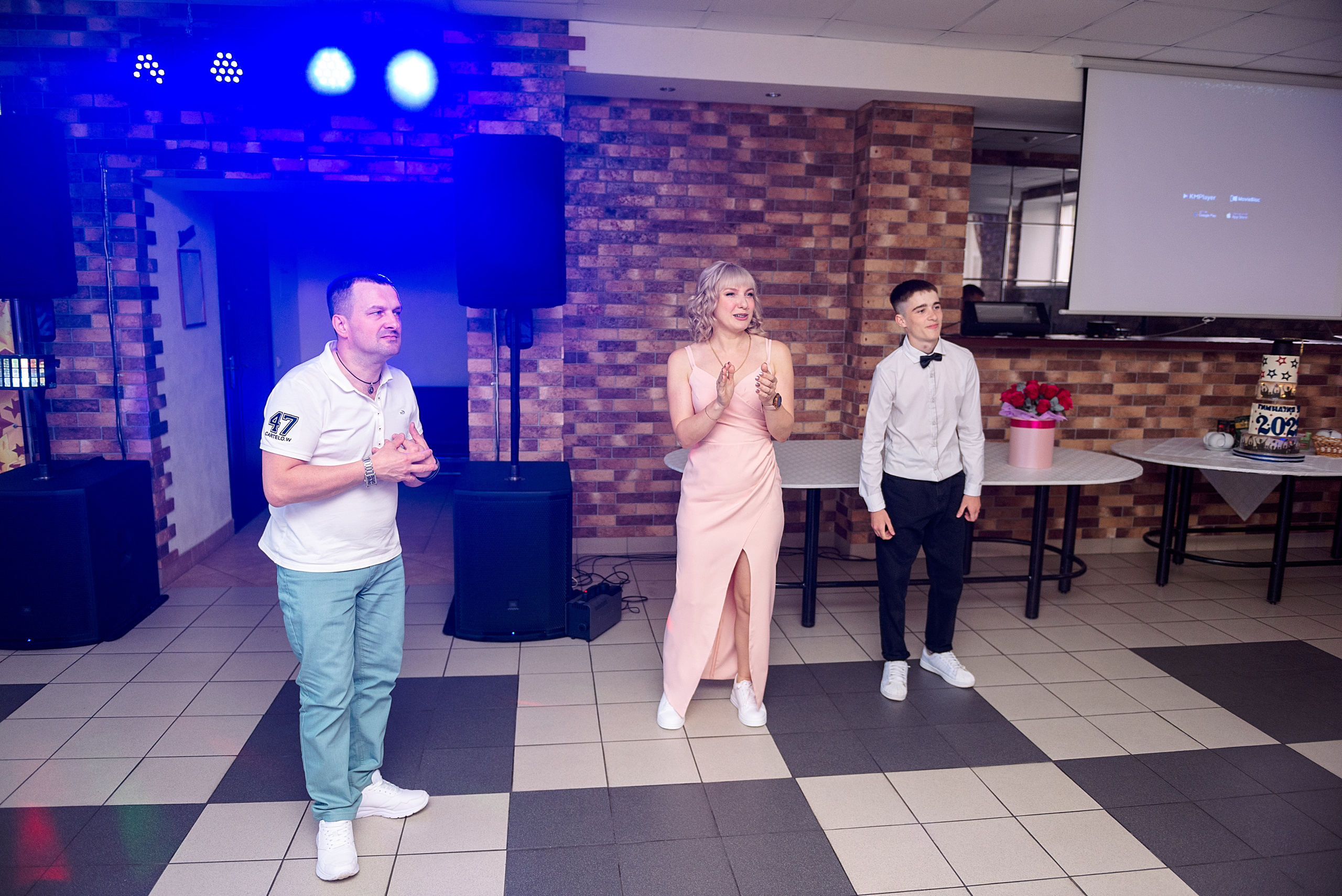 ВЫПУСКНОЙ 9кл. гимназия 91. Семейный, свадебный, школьный фотограф в Железногорске Целуев Андрей