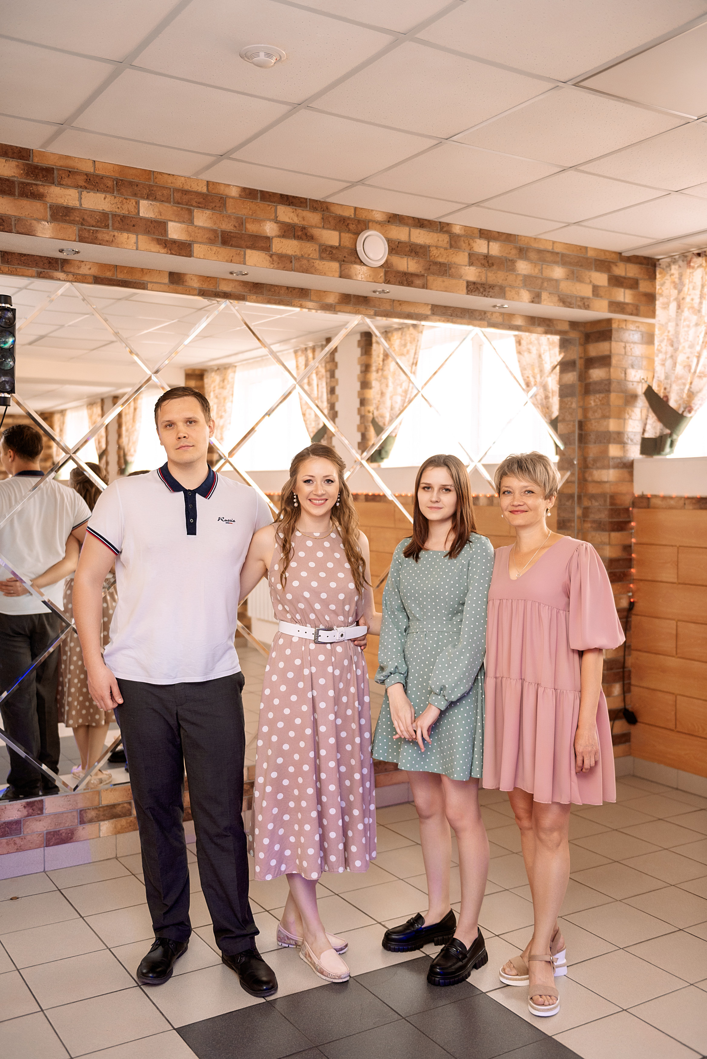 ВЫПУСКНОЙ 9кл. шк.106. Семейный, свадебный, школьный фотограф в Железногорске Целуев Андрей