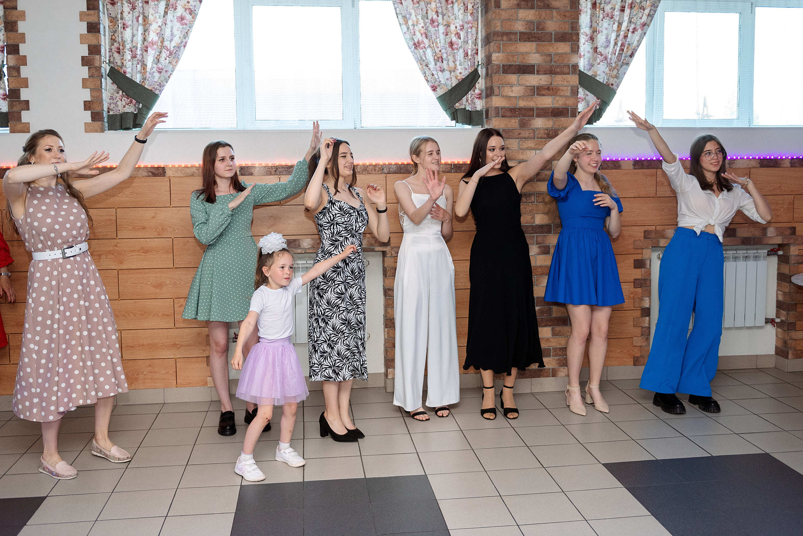 ВЫПУСКНОЙ 9кл. шк.106. Семейный, свадебный, школьный фотограф в Железногорске Целуев Андрей