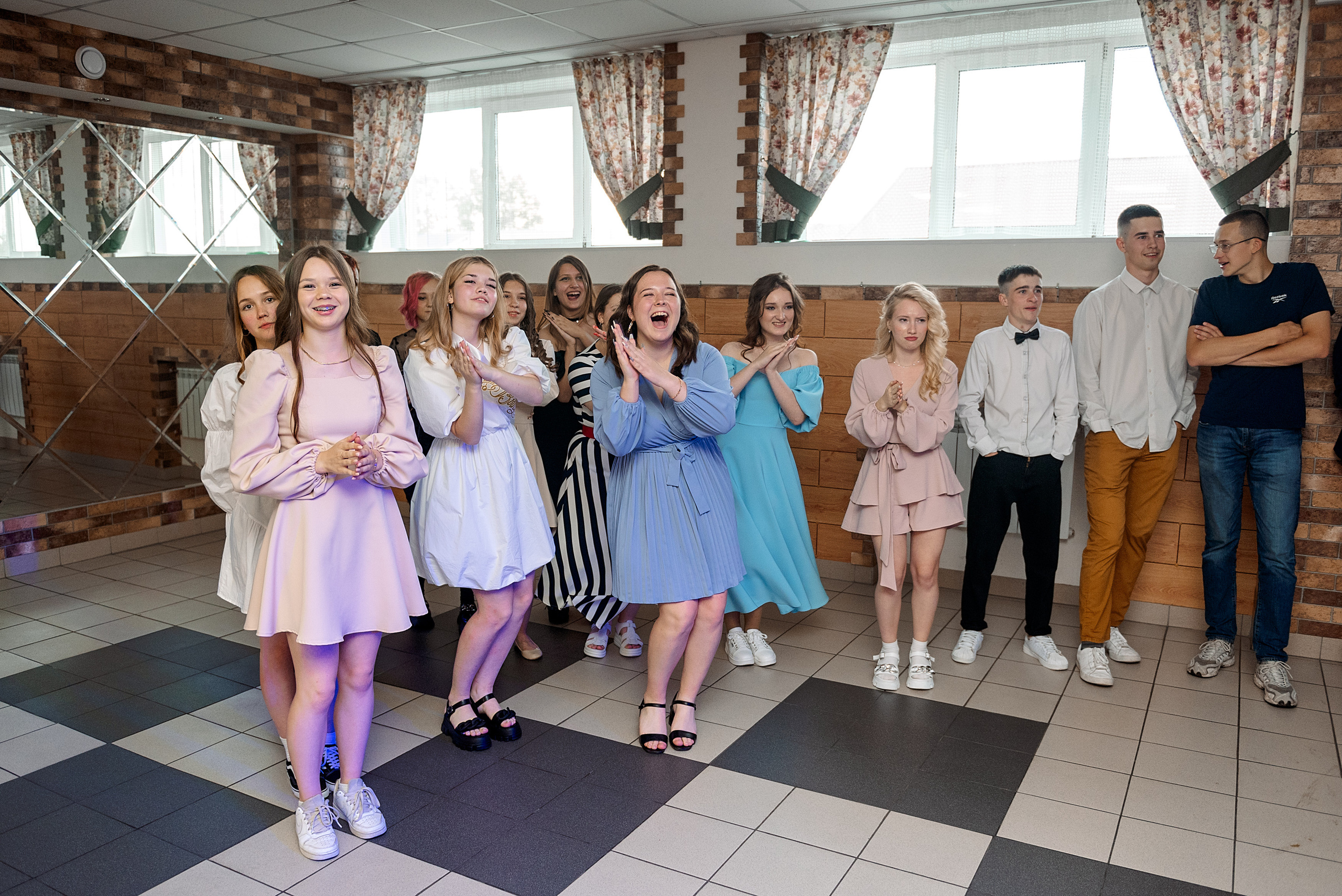 ВЫПУСКНОЙ 9кл. гимназия 91. Семейный, свадебный, школьный фотограф в Железногорске Целуев Андрей