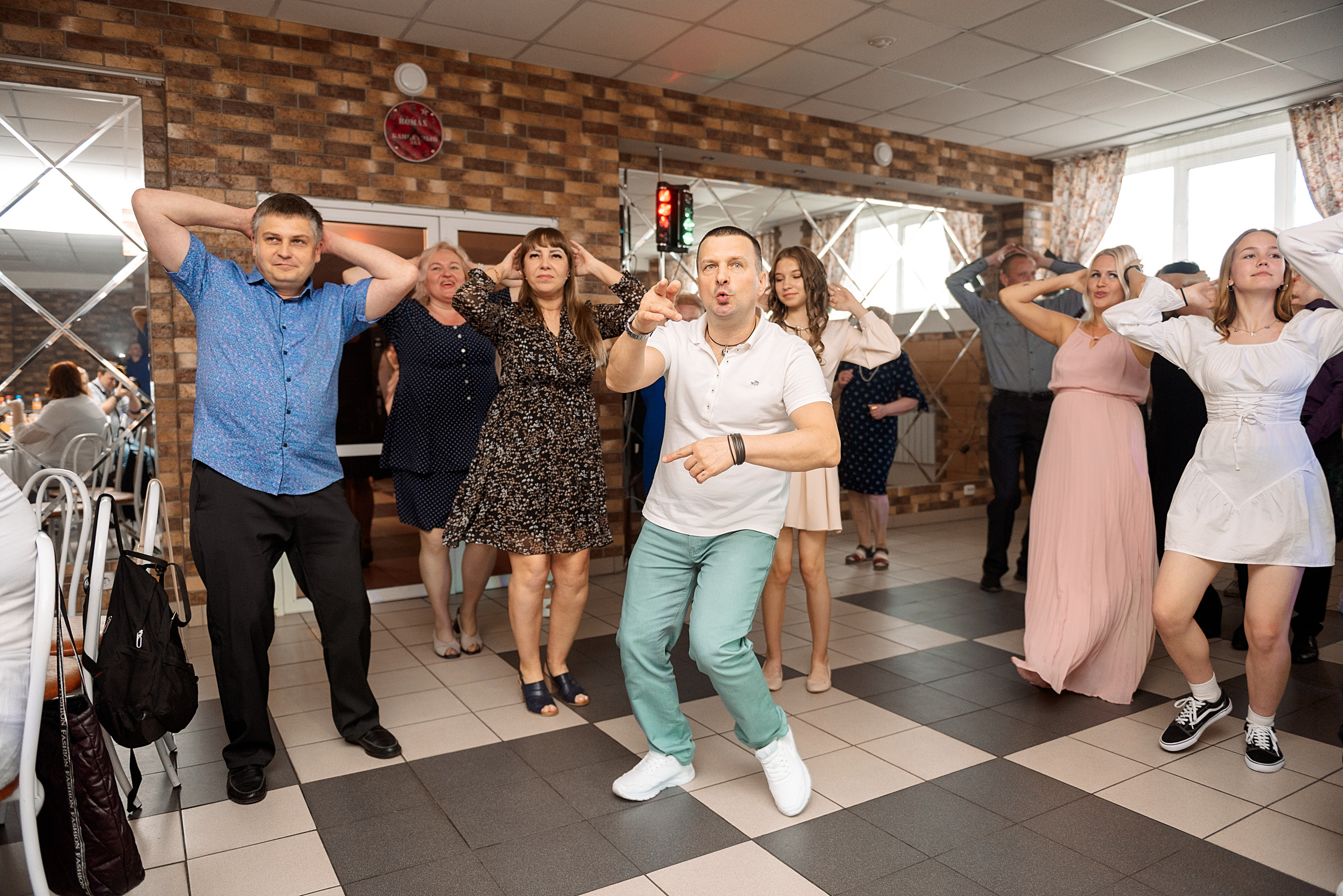 ВЫПУСКНОЙ 9кл. гимназия 91. Семейный, свадебный, школьный фотограф в Железногорске Целуев Андрей