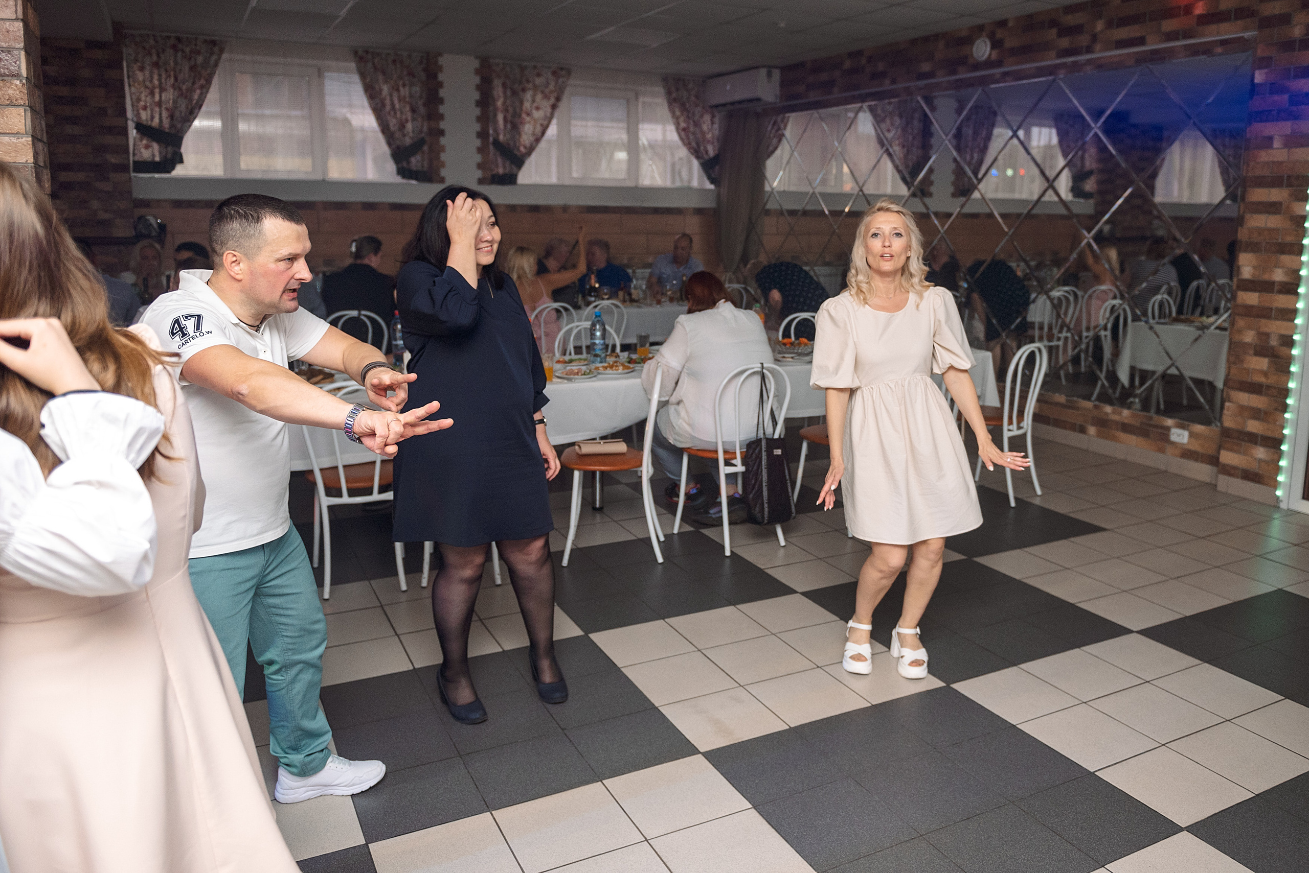 ВЫПУСКНОЙ 9кл. гимназия 91. Семейный, свадебный, школьный фотограф в Железногорске Целуев Андрей