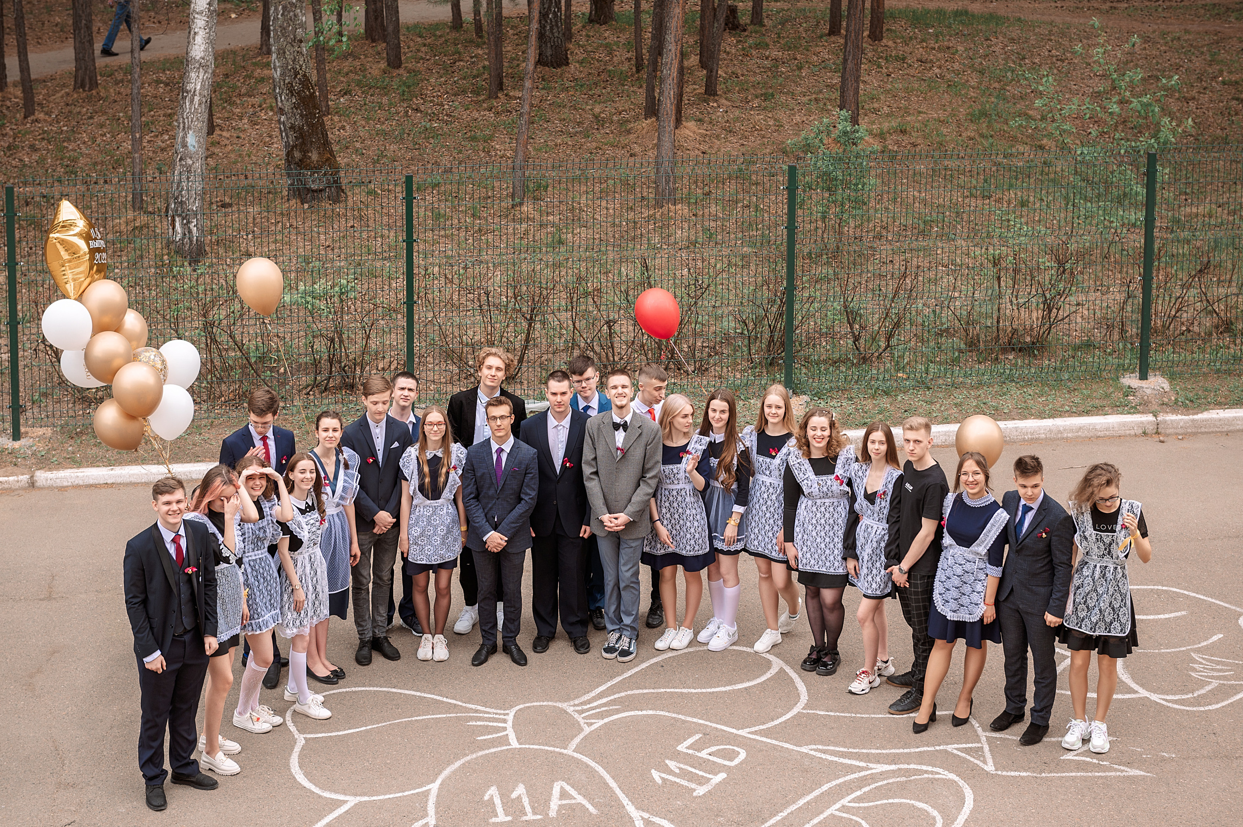 Последний звонок шк. 106 2022. Семейный, свадебный, школьный фотограф в Железногорске Целуев Андрей