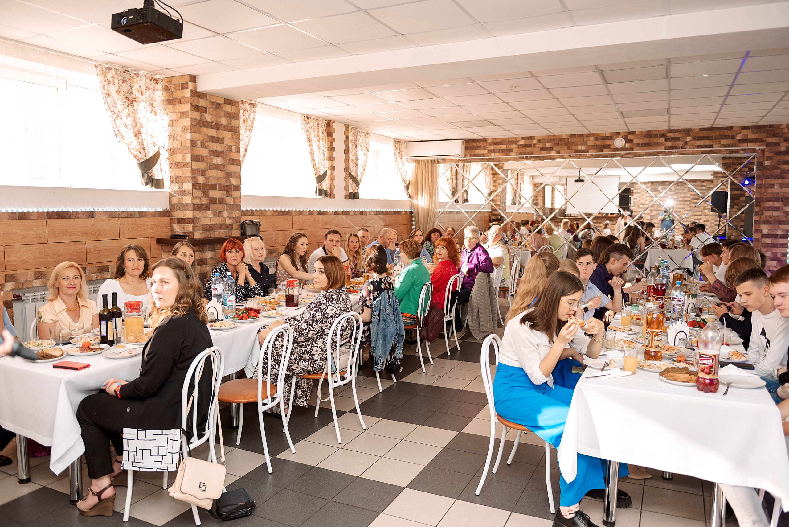 ВЫПУСКНОЙ 9кл. шк.106. Семейный, свадебный, школьный фотограф в Железногорске Целуев Андрей